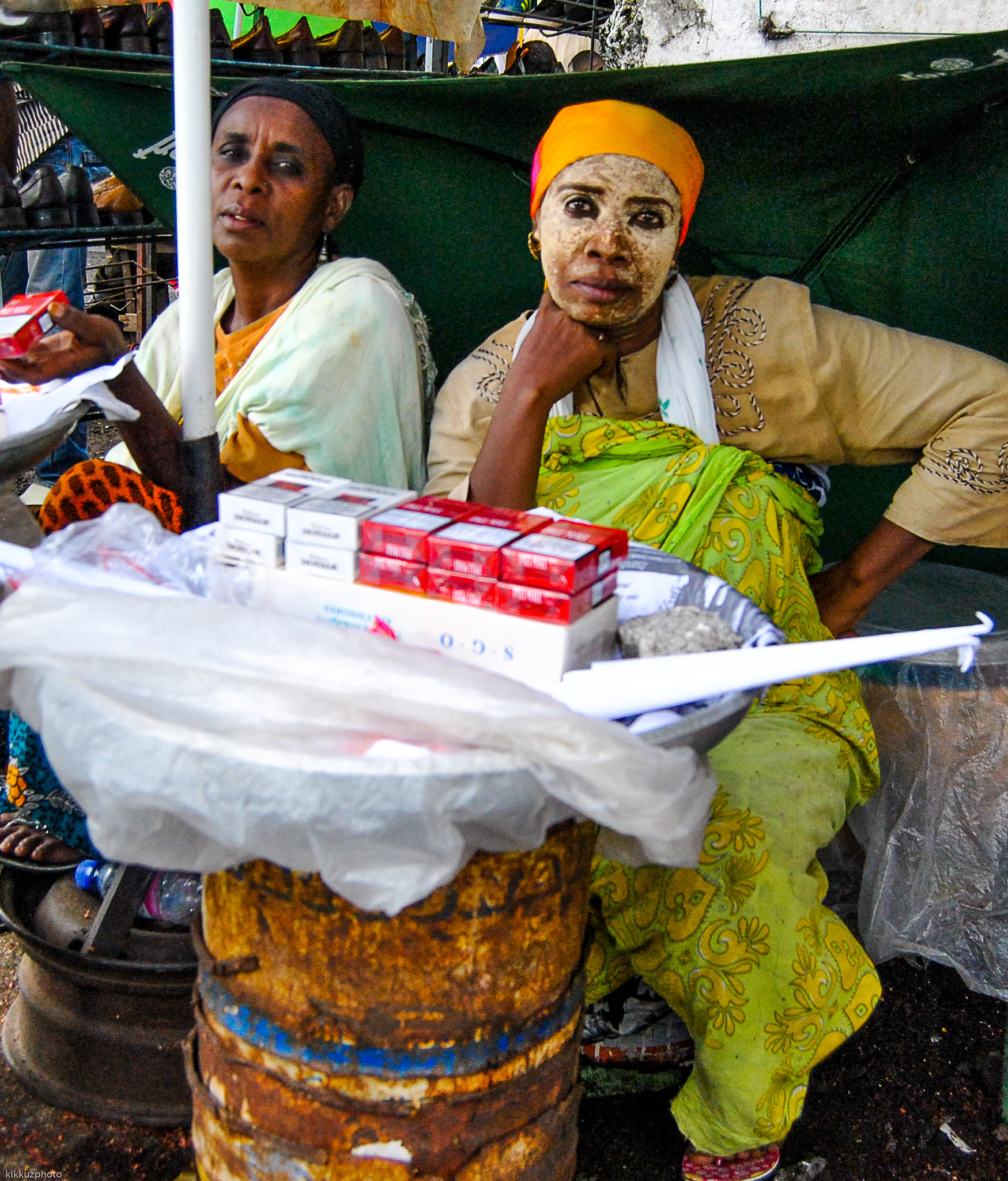 Nikon D3000 sample photo. Moroni volovolo market a () photography