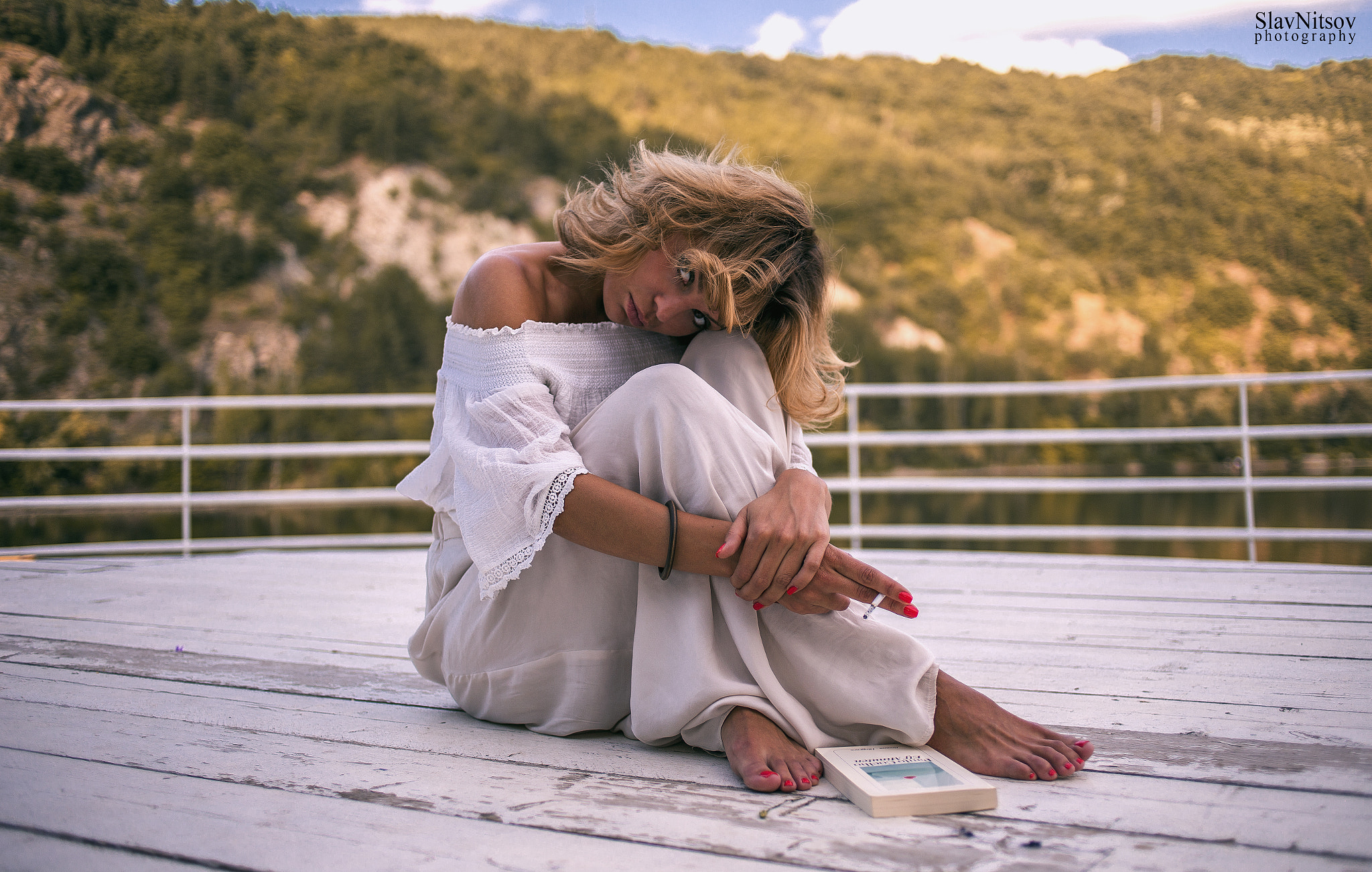 Canon EOS 6D + Canon EF 35mm F2 sample photo. Day dreamin' photography