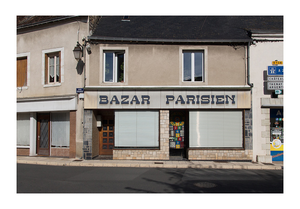 Sigma 17-70mm F2.8-4 DC Macro OS HSM sample photo. Magasin d'avant // bazar.parisien photography