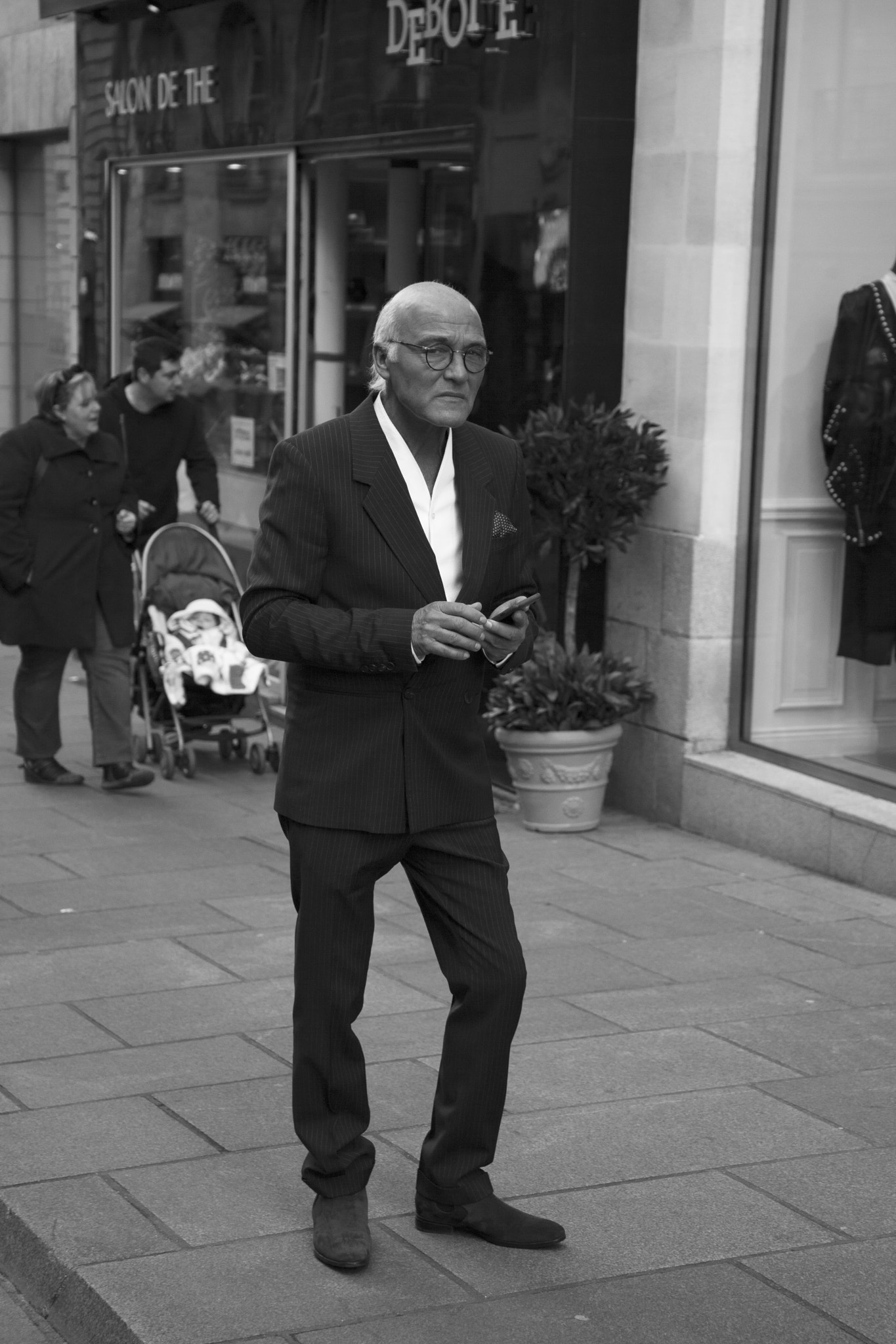 Canon EF 24-105mm F3.5-5.6 IS STM sample photo. Gentleman only photography