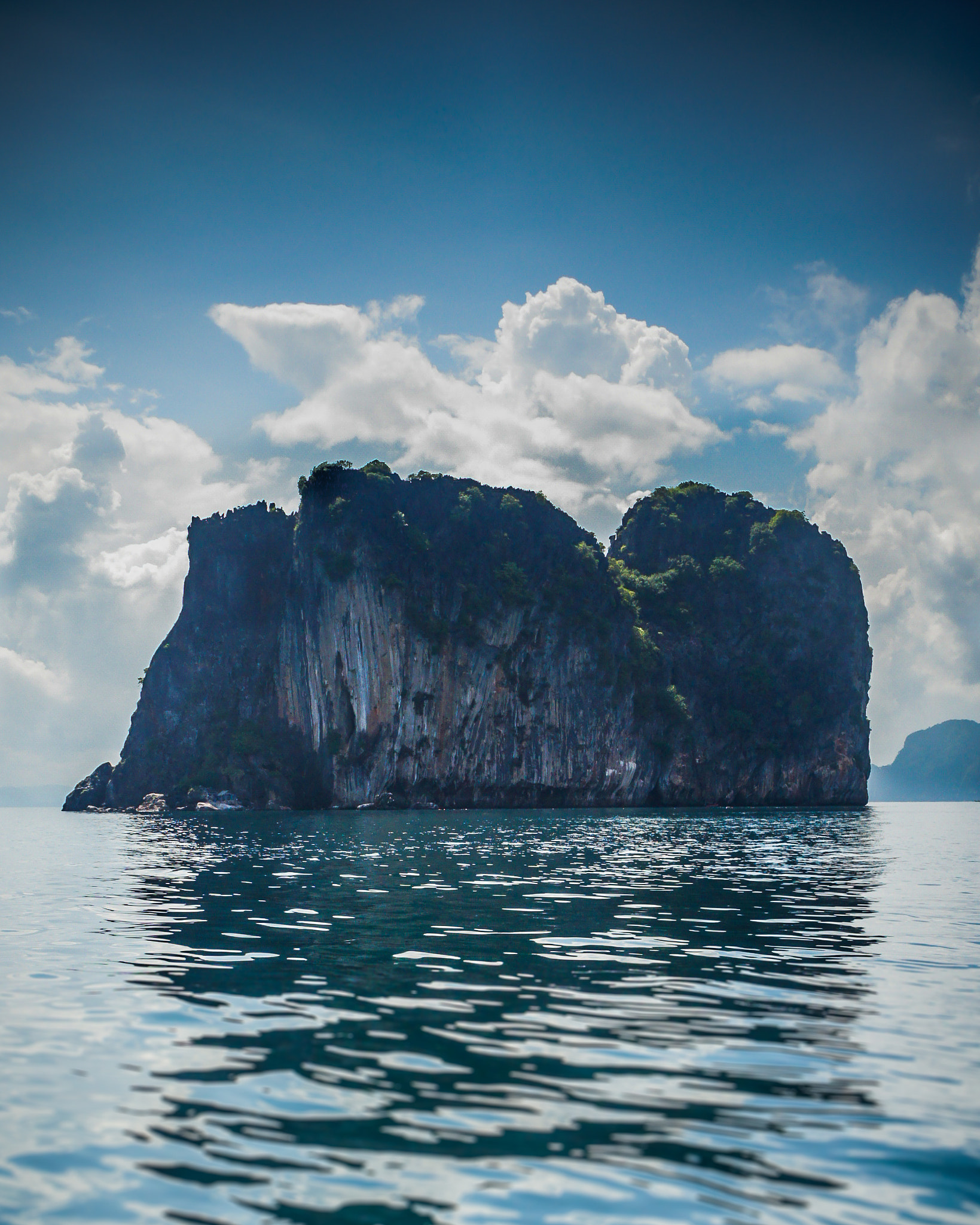 Sony Alpha NEX-C3 + Sony E 18-55mm F3.5-5.6 OSS sample photo. Island hopping photography