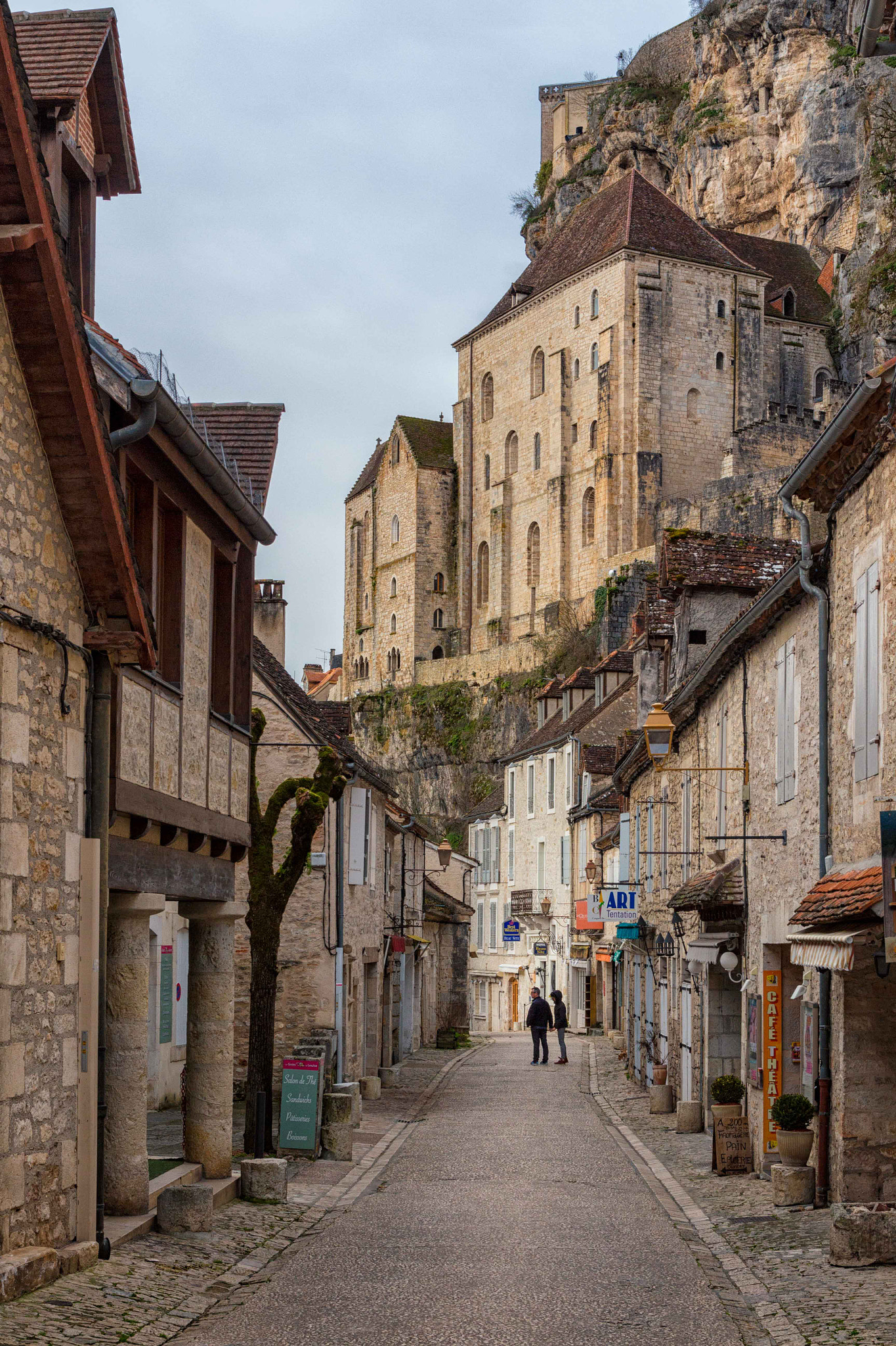 Canon EF-S 17-55mm F2.8 IS USM sample photo. Rue de rocamadour photography