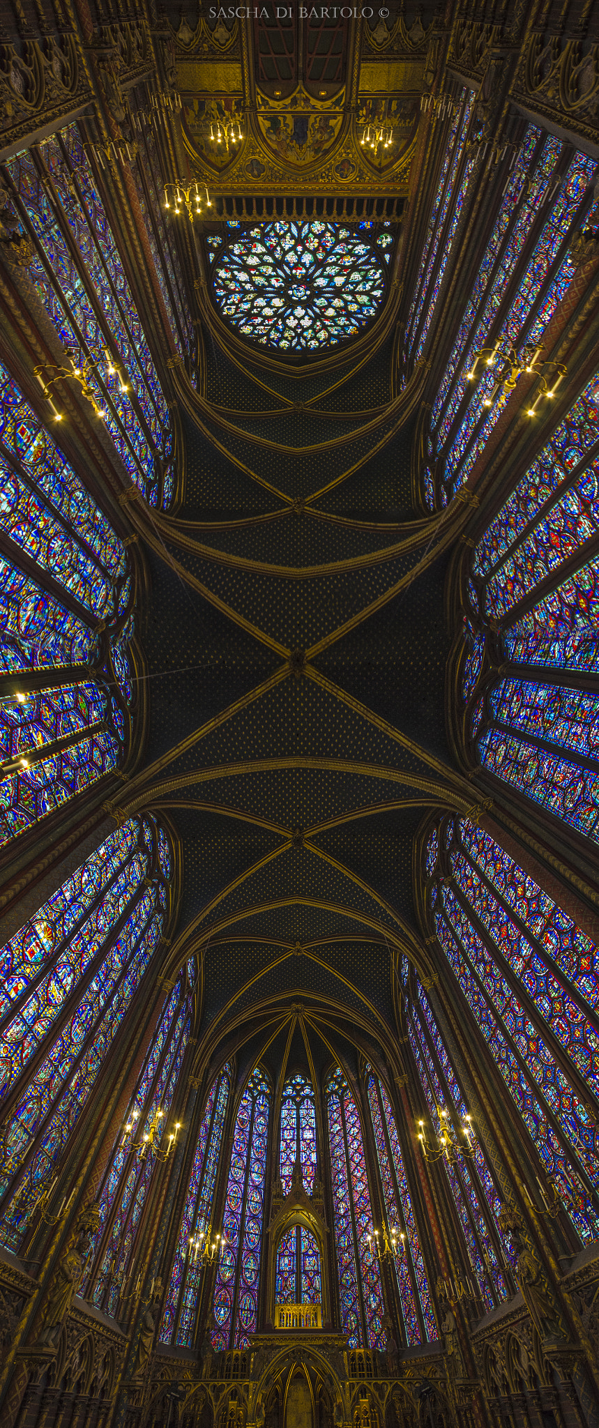 Sigma 10-20mm F4-5.6 EX DC HSM sample photo. Sainte-chapelle photography