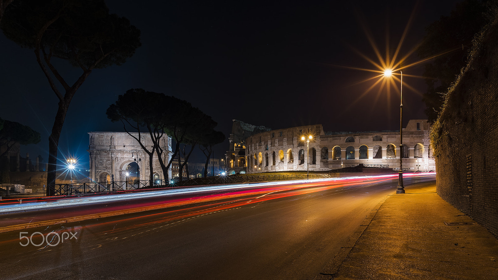 Nikon D610 + Nikon AF-S Nikkor 20mm F1.8G ED sample photo. Colosseum night photography