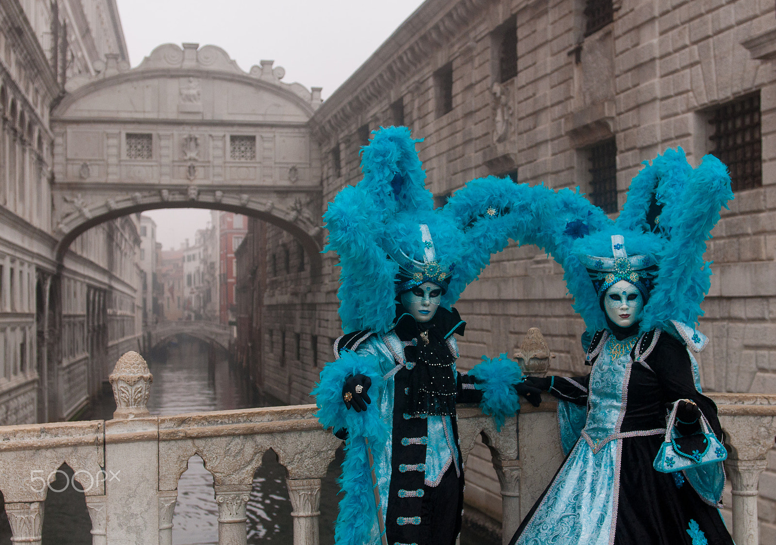 Nikon D90 sample photo. Venice carnival bridge of sighs turquoise feathers photography