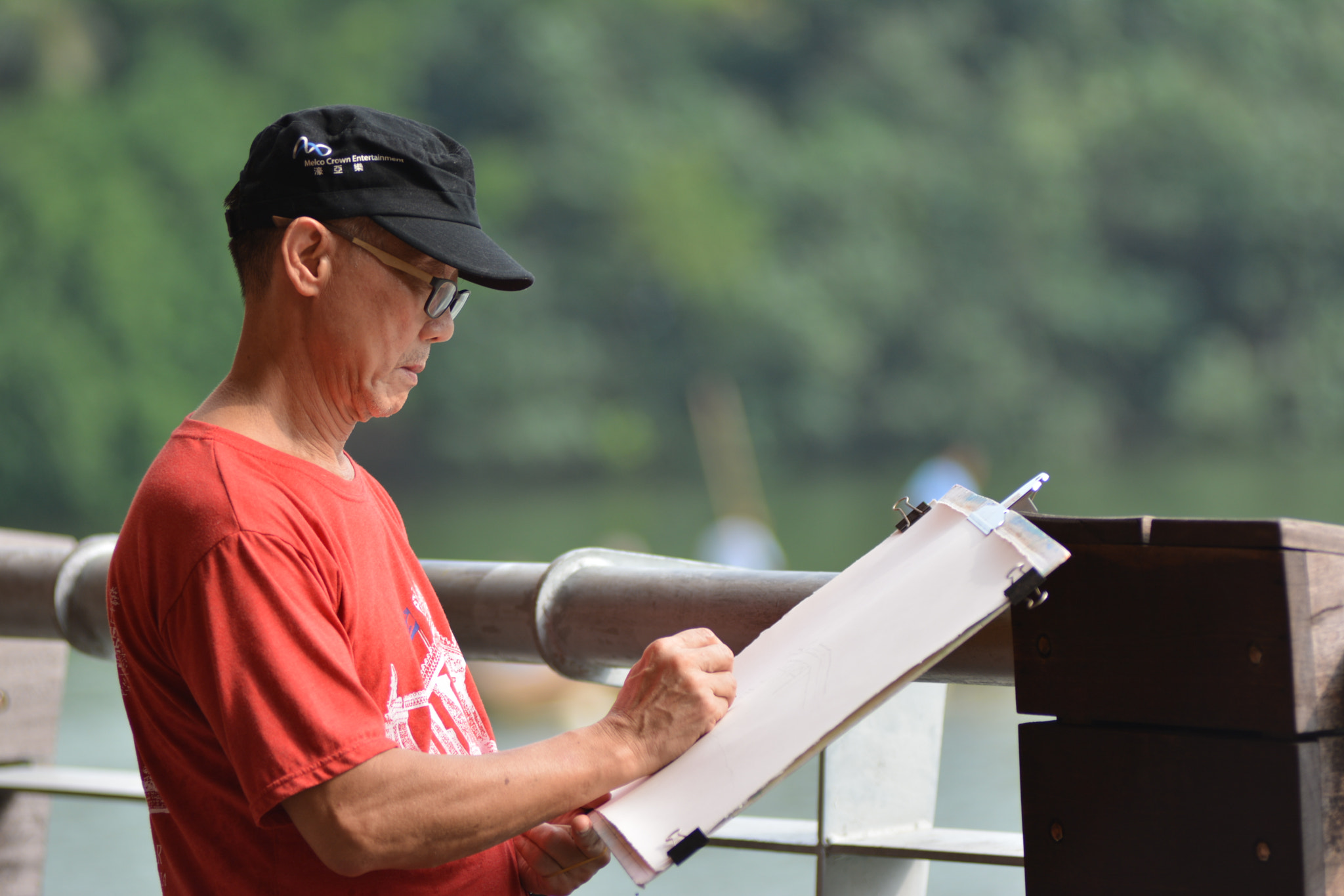 Nikon AF-Nikkor 80-200mm F2.8D ED sample photo. Artist at work photography