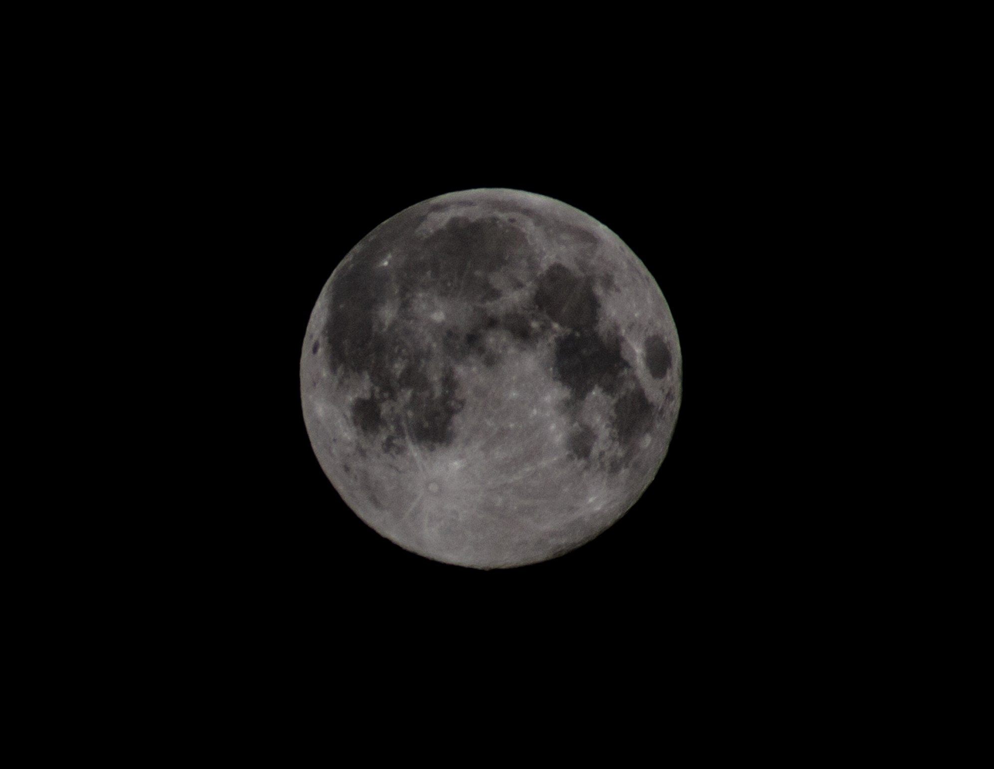 Sigma 70-300mm F4-5.6 APO DG Macro sample photo. The moon photography