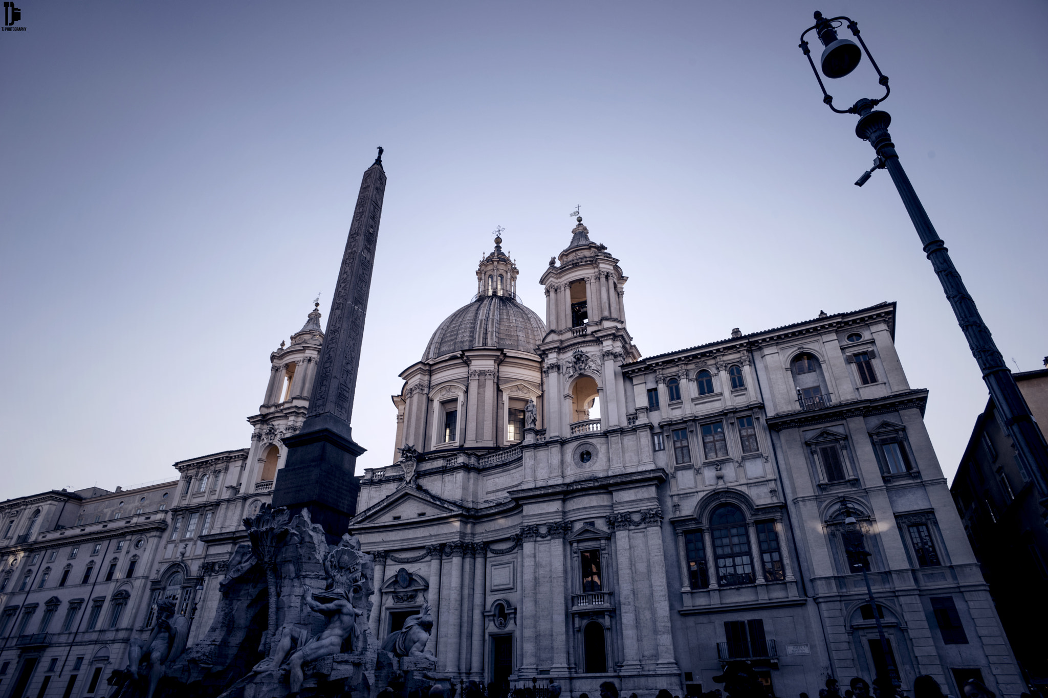 Sony a7 + Sony 20mm F2.8 sample photo. Sant'agnese in agone photography