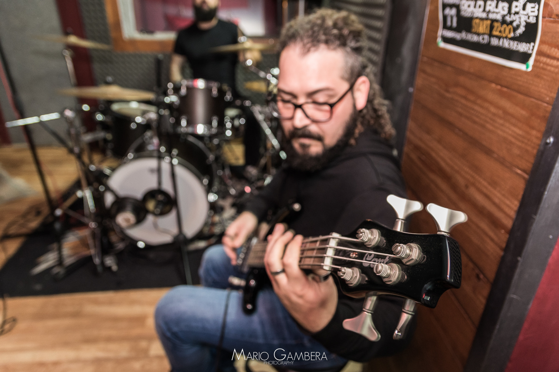 Sigma 17-50mm F2.8 EX DC OS HSM sample photo. The bassist photography
