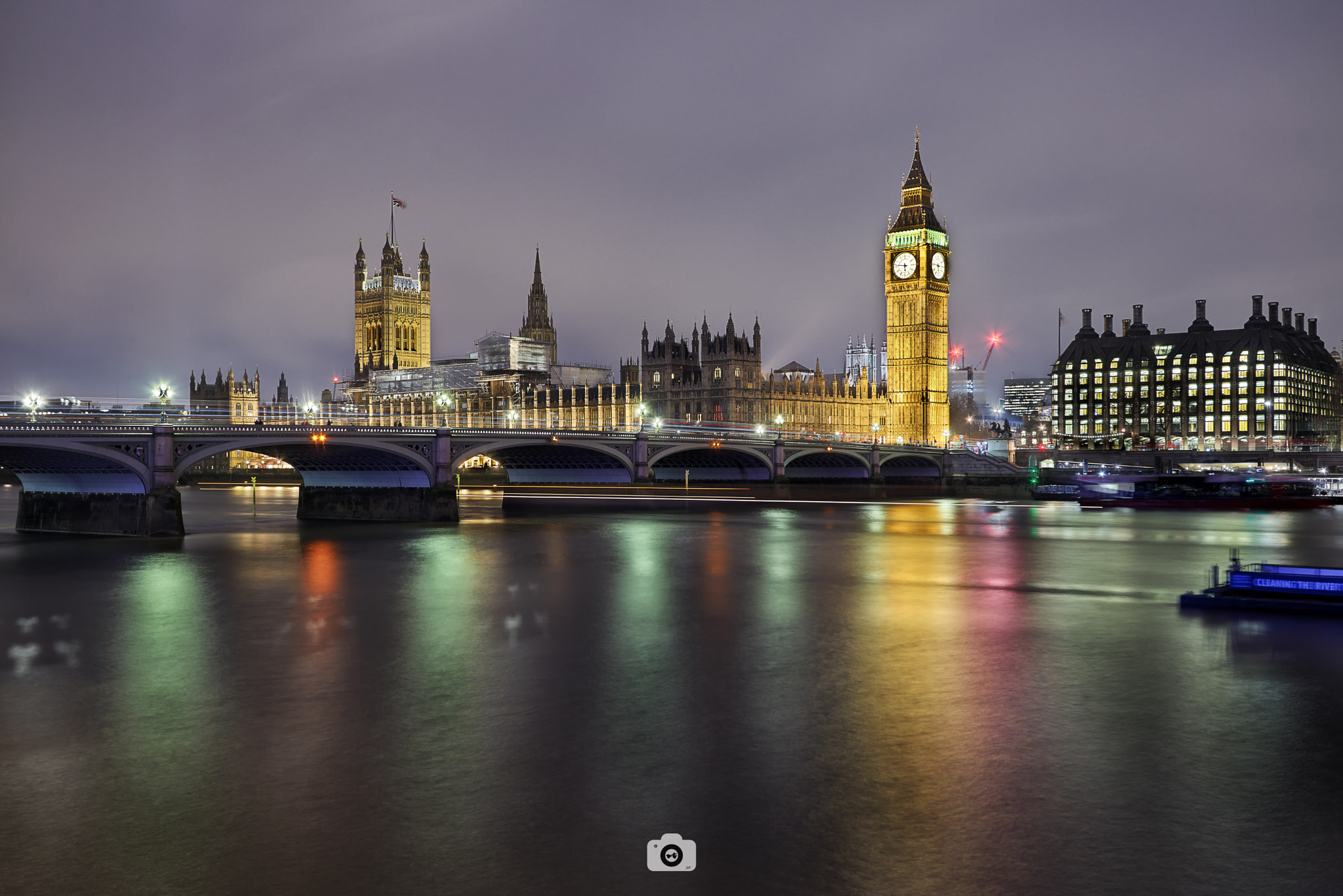 Canon EF-S 10-22mm F3.5-4.5 USM sample photo. Thames reflections photography