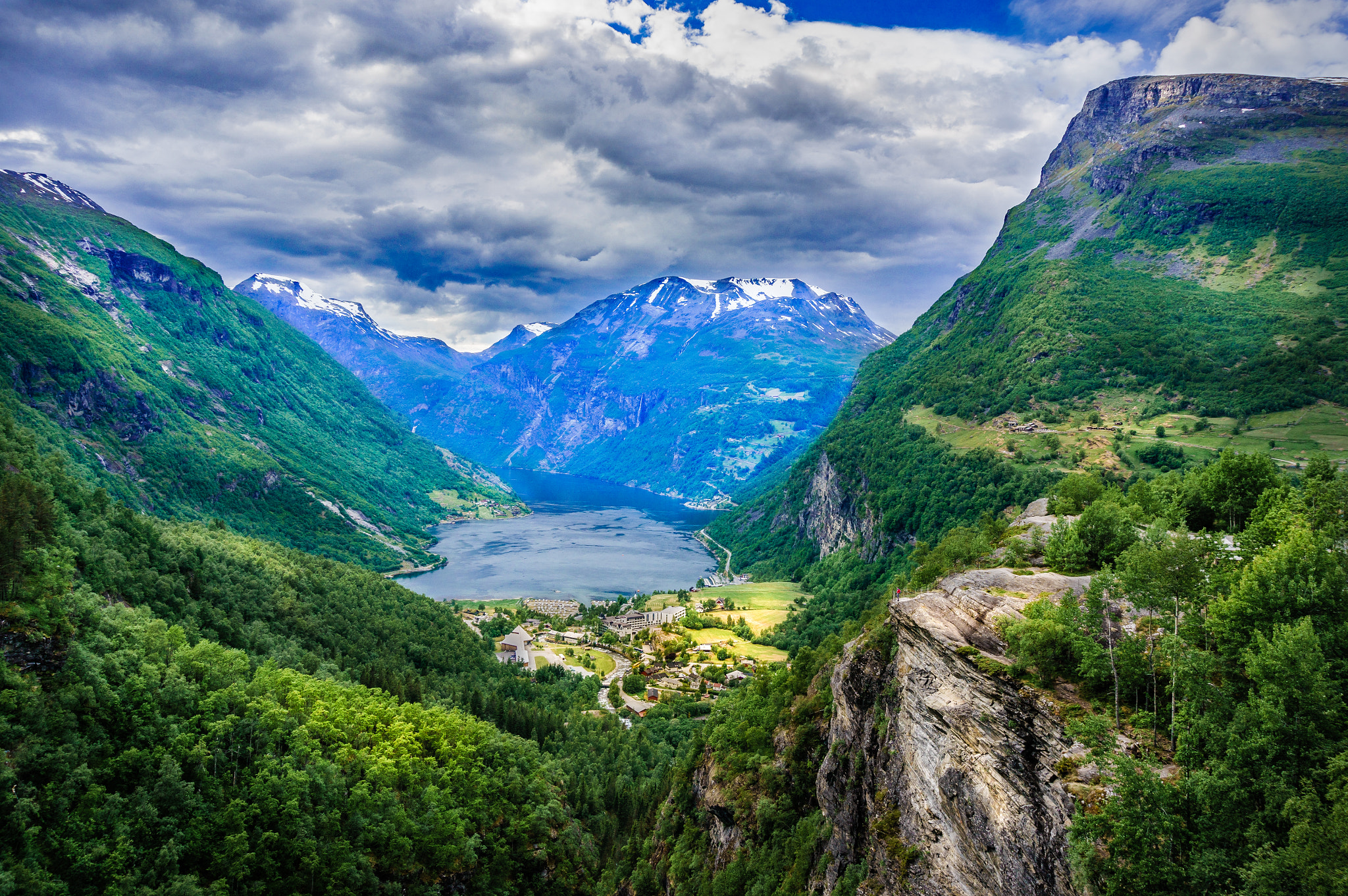 Sony Alpha NEX-6 sample photo. View on geiranger from flydalsjuvet photography