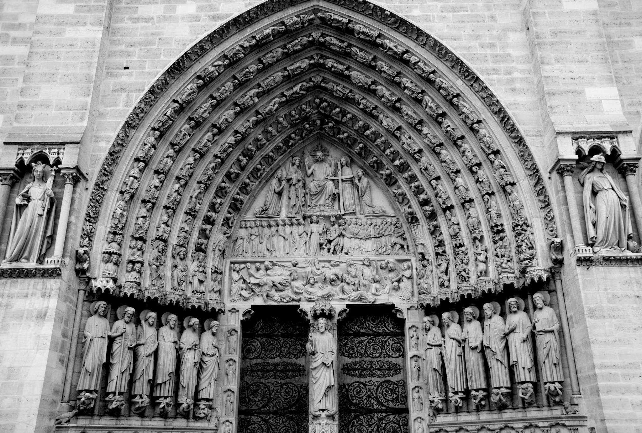 Sony SLT-A65 (SLT-A65V) sample photo. Notre dame photography