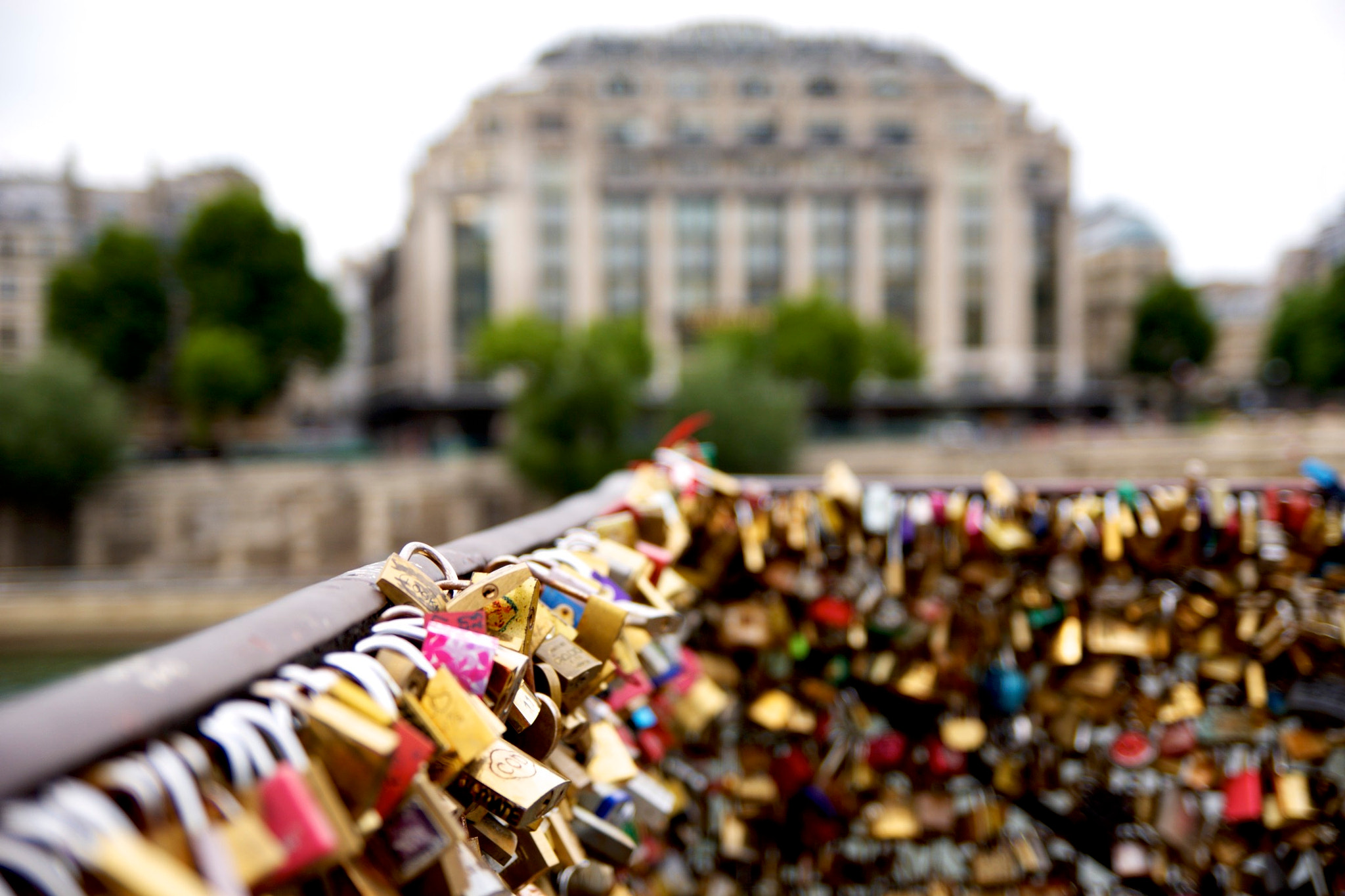 Sony SLT-A65 (SLT-A65V) sample photo. Cadenas amoureux à la samaritaine photography