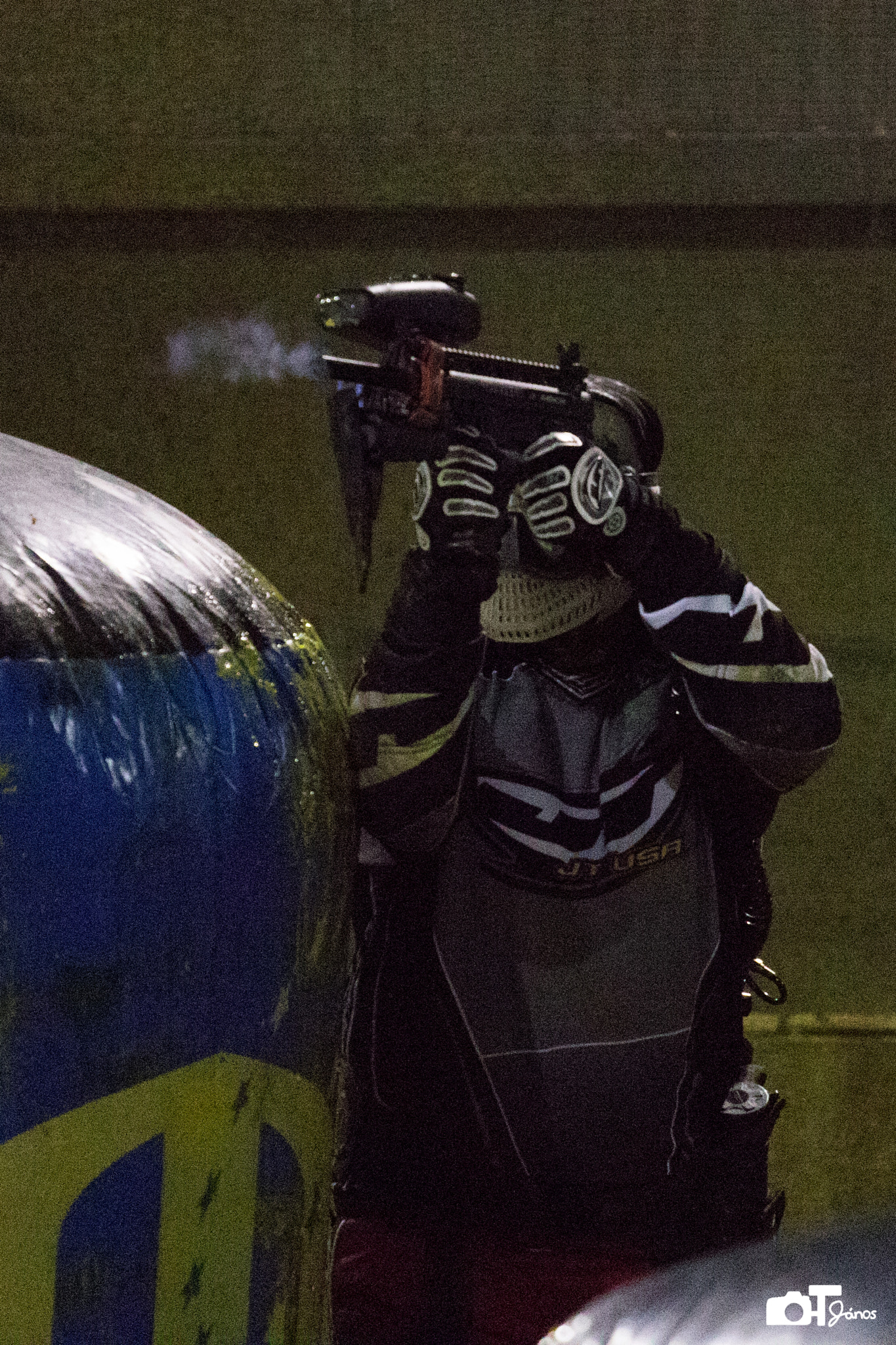 Canon EF 70-200mm F4L USM sample photo. Smoking gun photography