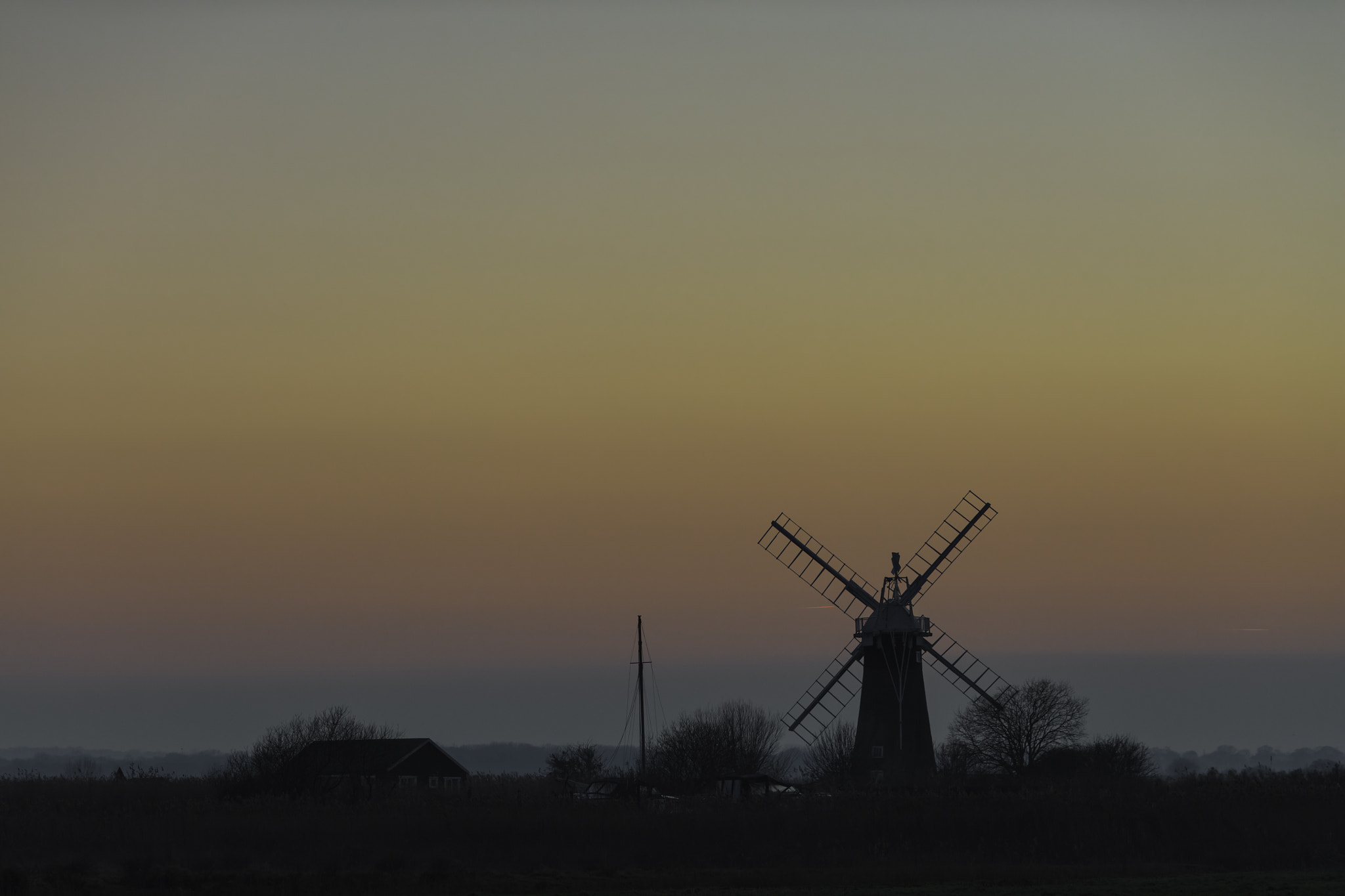 Canon EOS 5DS sample photo. Sunset over thurne windmill photography
