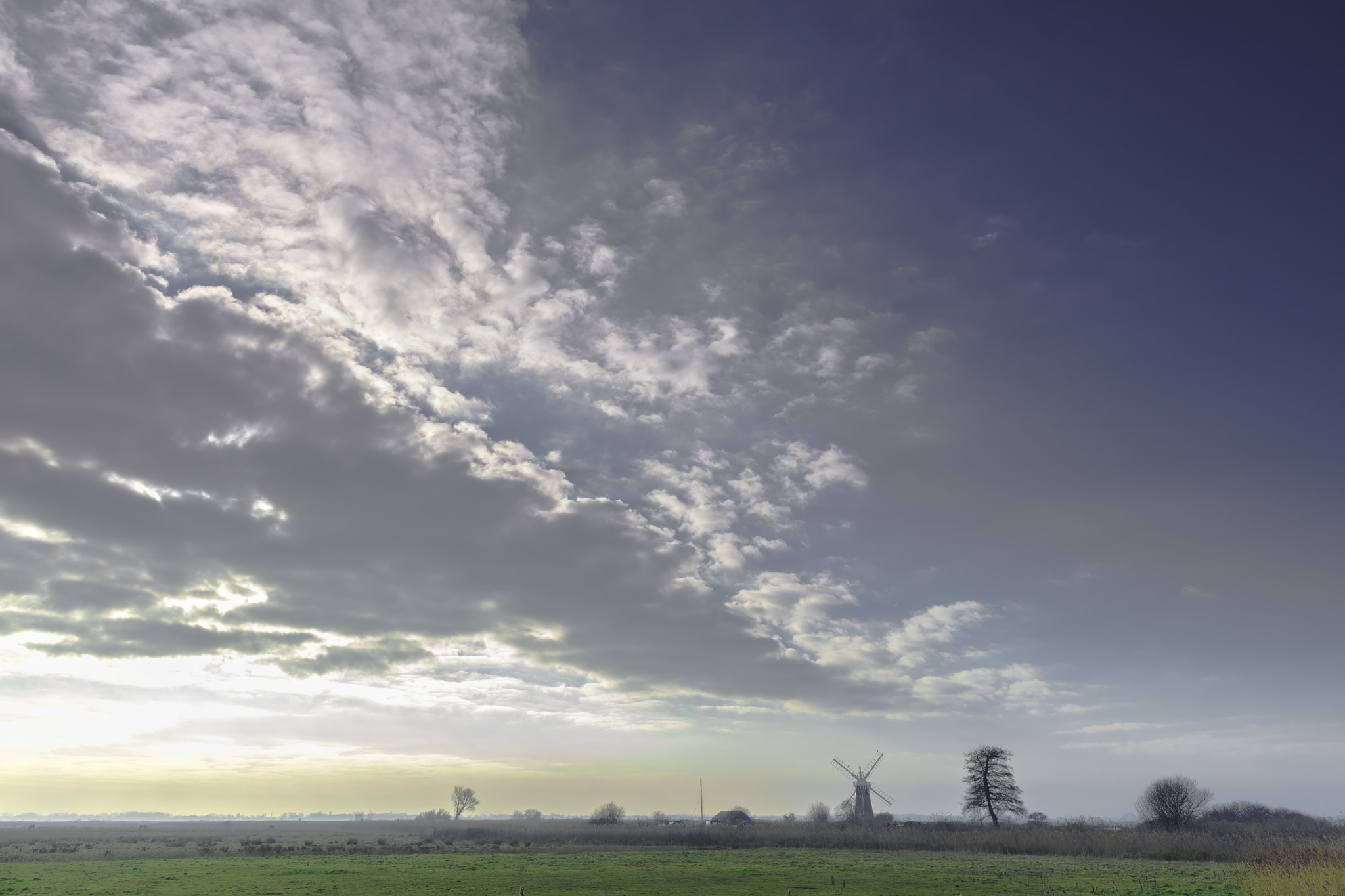 Canon EOS 5DS + Canon EF 24mm F1.4L II USM sample photo. Winter sunset over thurne photography