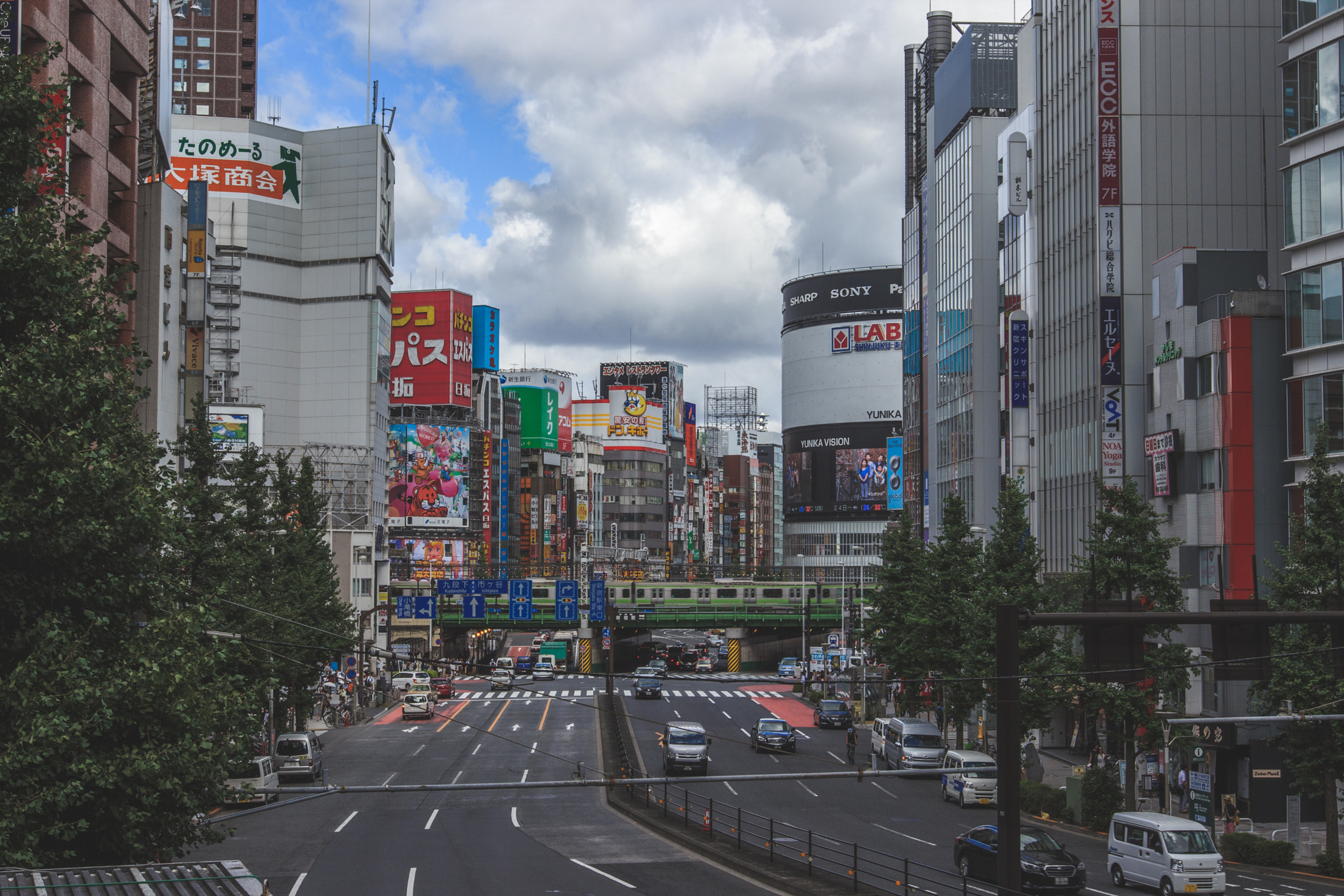 Canon EF 16-35mm F2.8L II USM sample photo. Shinjuku photography