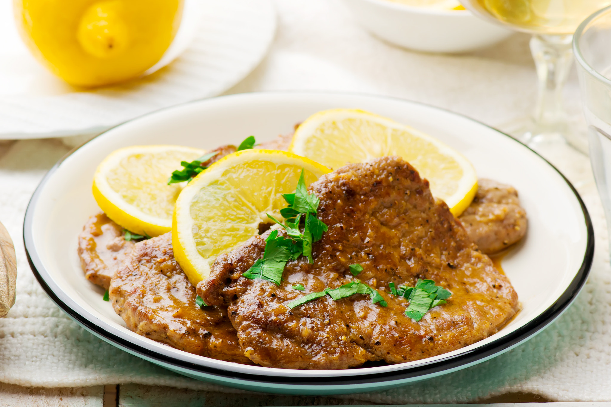 Nikon AF-S Micro-Nikkor 105mm F2.8G IF-ED VR sample photo. Lemon scaloppine photography