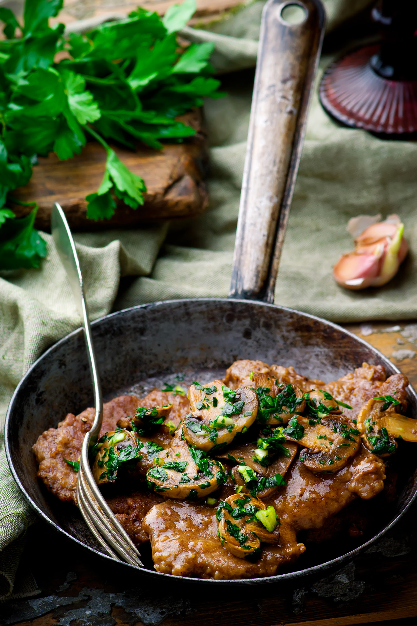 Nikon AF-S Micro-Nikkor 105mm F2.8G IF-ED VR sample photo. Mushroom scaloppine photography