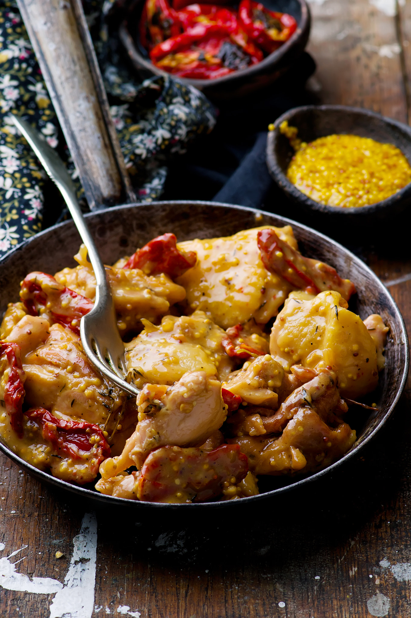 Nikon AF-S Micro-Nikkor 105mm F2.8G IF-ED VR sample photo. Braised chicken with dried tomatoes photography