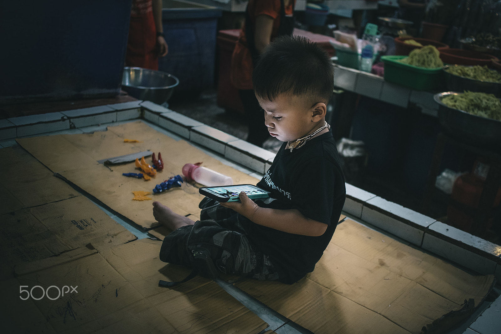 Canon EF-M 22mm F2 STM sample photo. Waiting for parents photography