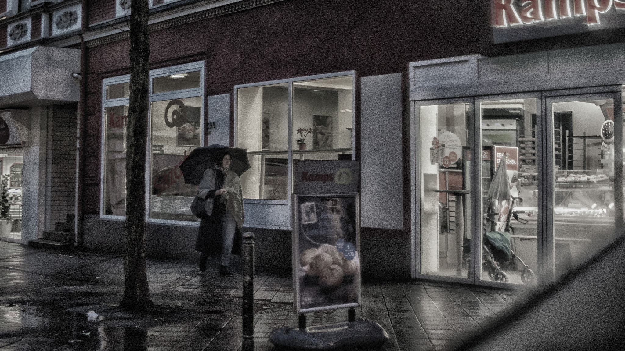 Nikon D600 + Nikon AF Nikkor 35mm F2D sample photo. Bakery photography