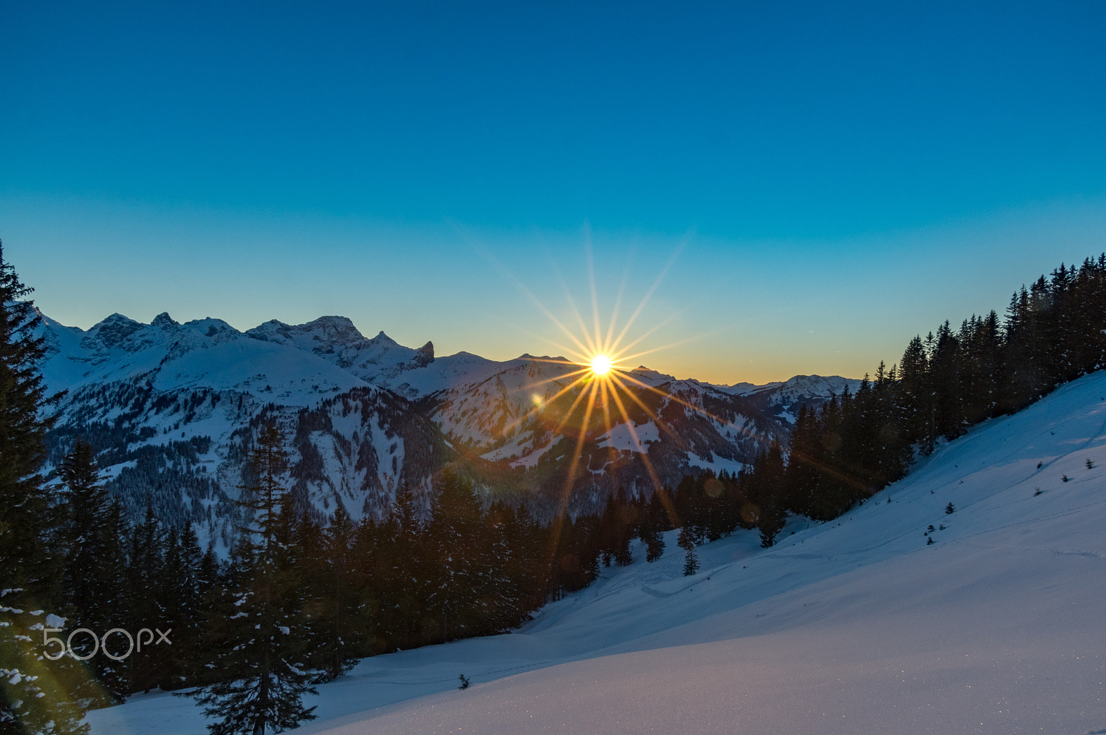 Pentax smc DA* 16-50mm F2.8 ED AL (IF) SDM sample photo. Great skitour finishing photography