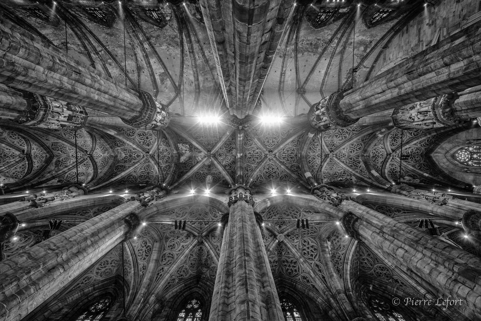 Samyang 14mm F2.8 ED AS IF UMC sample photo. Plafond cathédrale photography