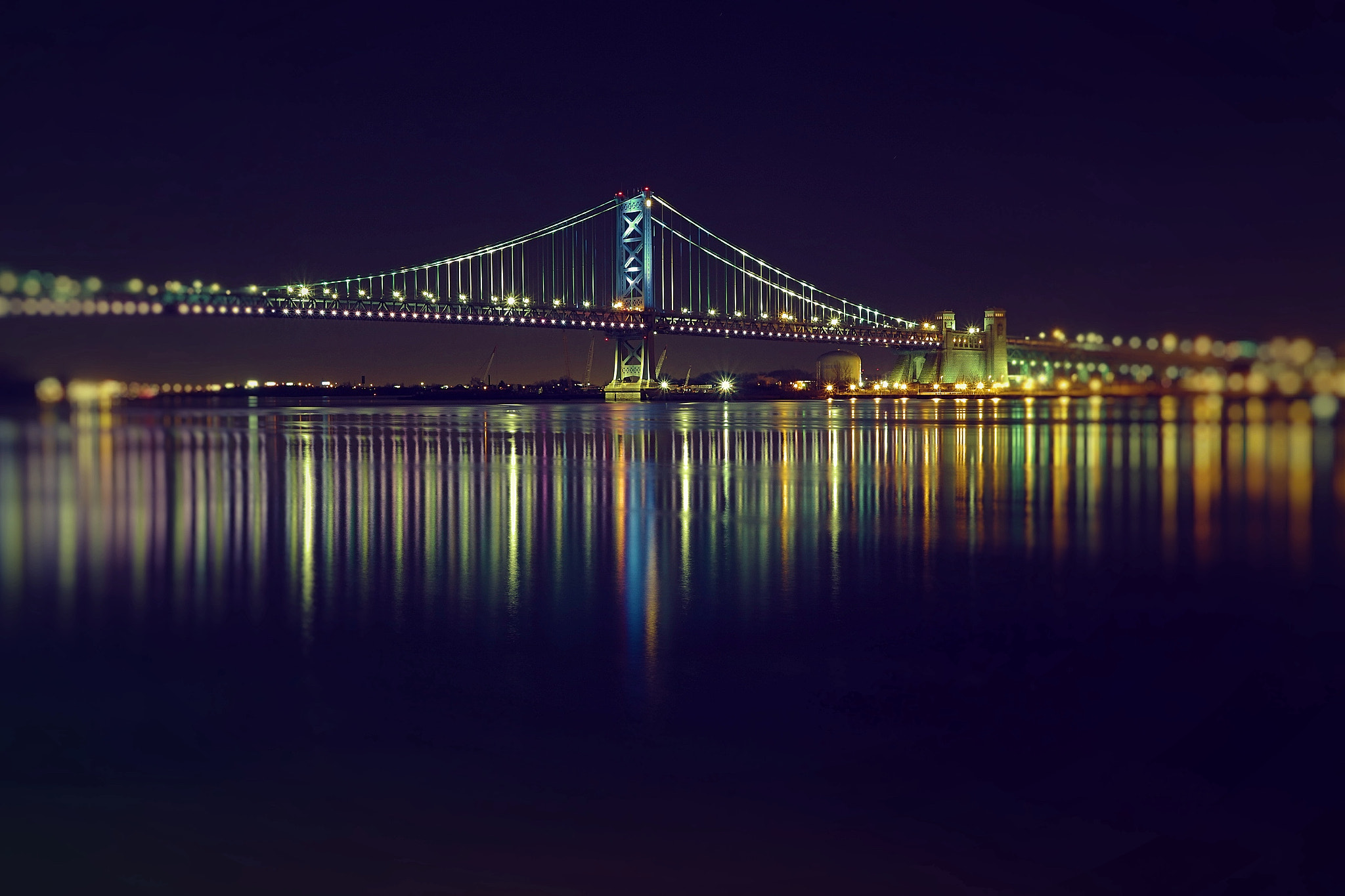 Sony 28-100mm F1.8-4.9 sample photo. Benjamin franklin bridge photography