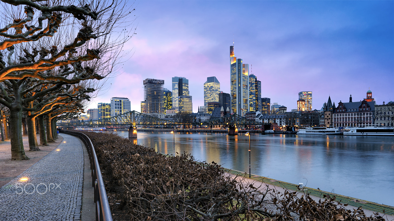 Sony a7 + Sony FE 28mm F2 sample photo. Frankfurt am main photography