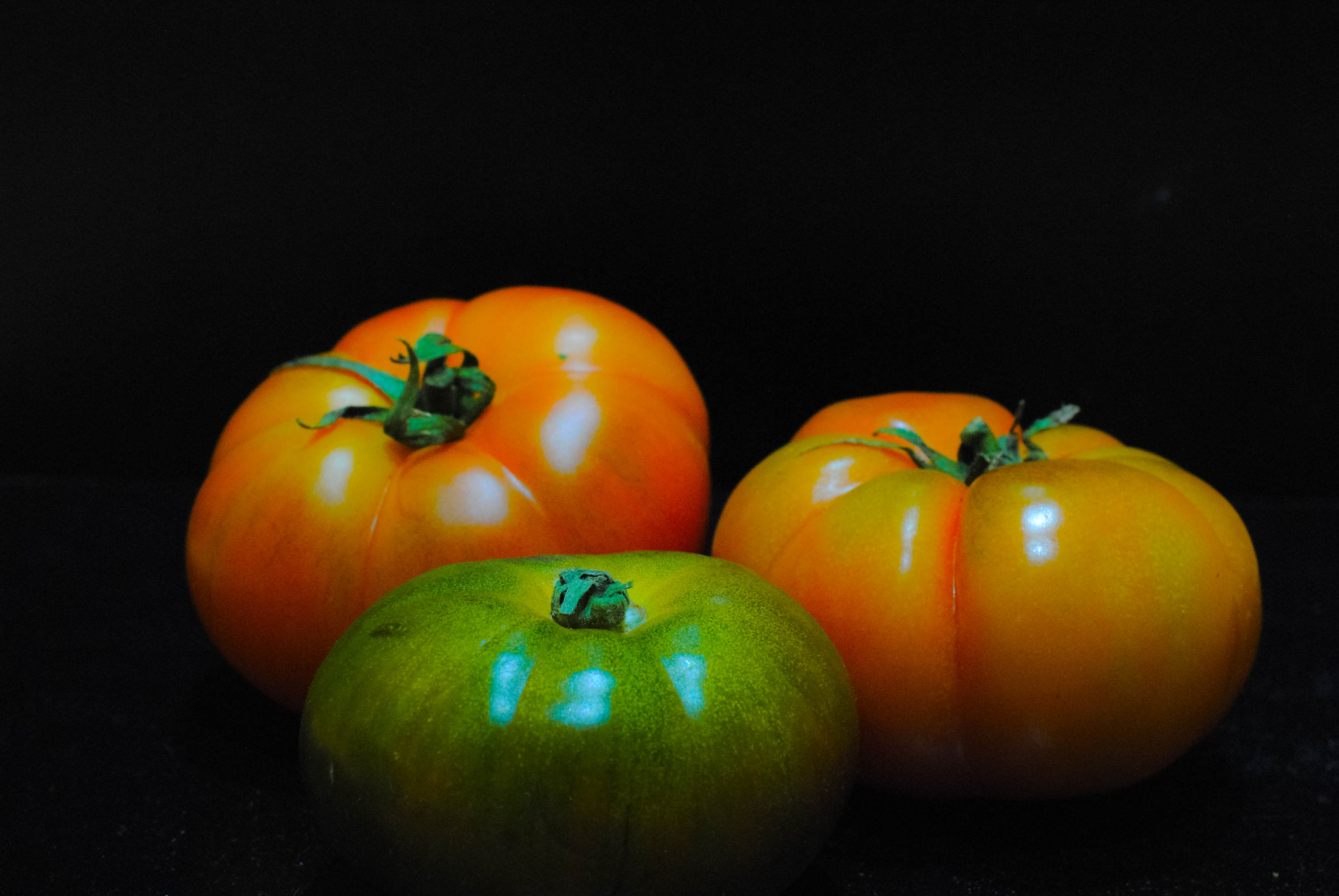 Nikon AF-S DX Micro Nikkor 40mm F2.8 sample photo. Tomato ii photography