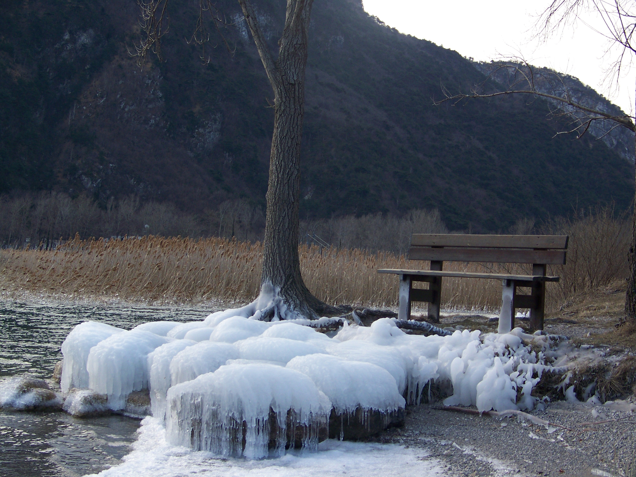 Kodak Z712 IS ZOOM DIGITAL CAMERA sample photo. Inverno al lago di cavazzo photography