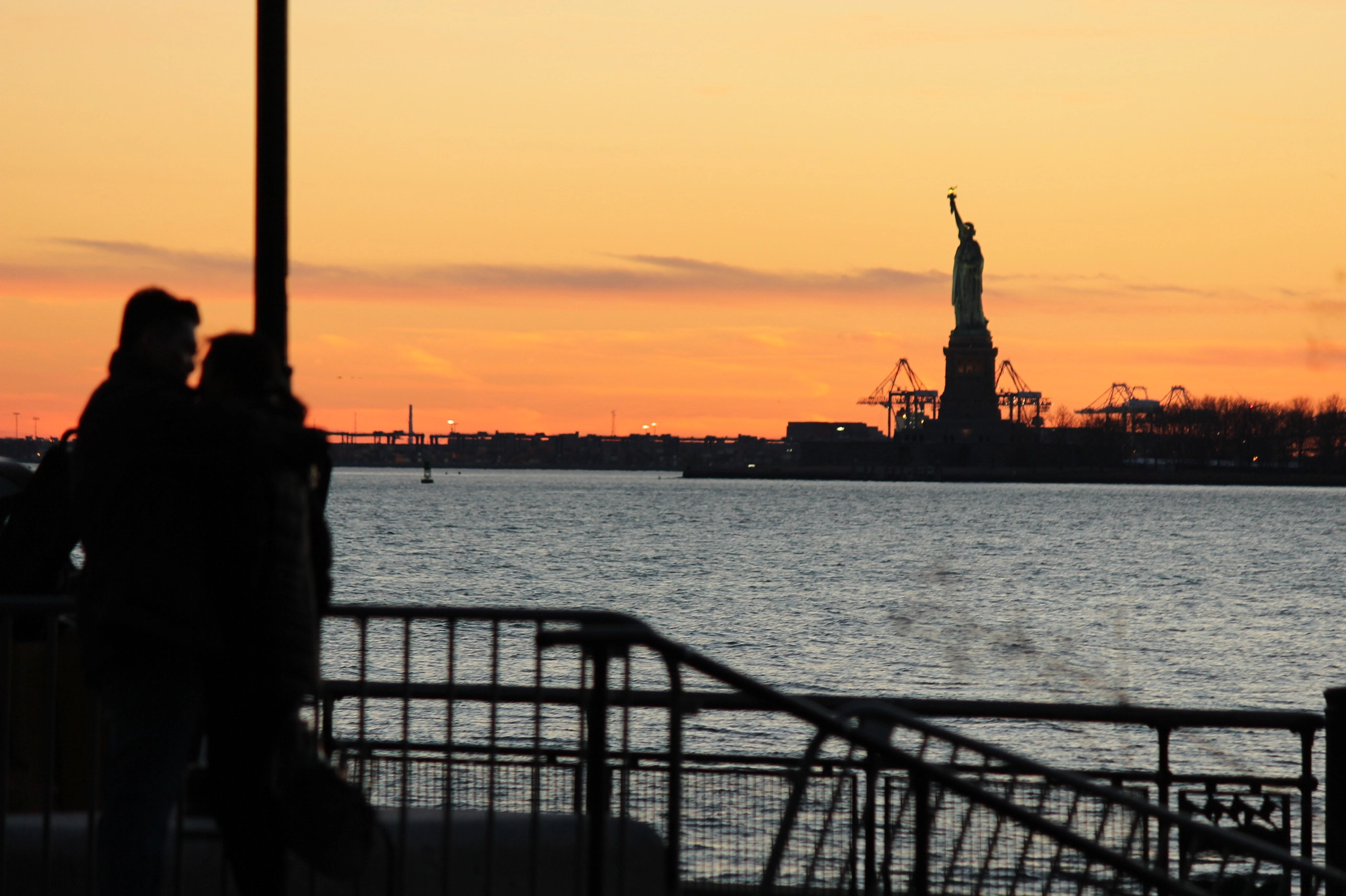 Canon EOS 600D (Rebel EOS T3i / EOS Kiss X5) sample photo. The statue of liberty photography
