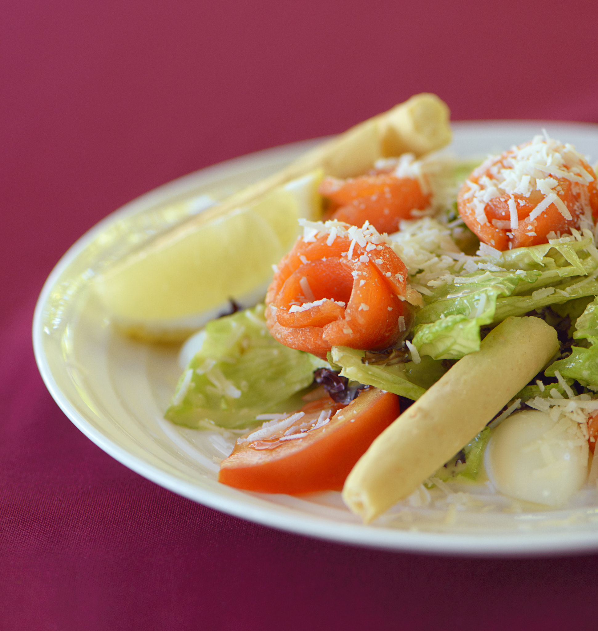 Nikon AF-S Micro-Nikkor 105mm F2.8G IF-ED VR sample photo. Caesar salad with fish photography