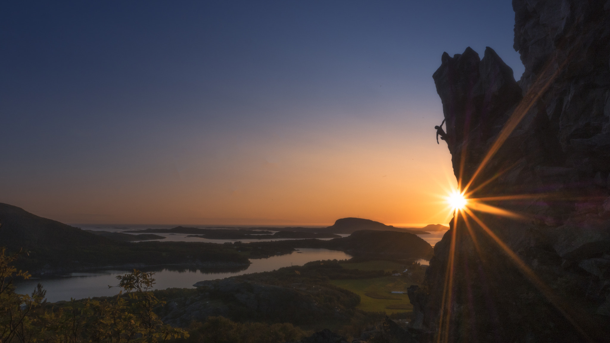 Panasonic Lumix DMC-GH4 + OLYMPUS M.12mm F2.0 sample photo. Norway photography