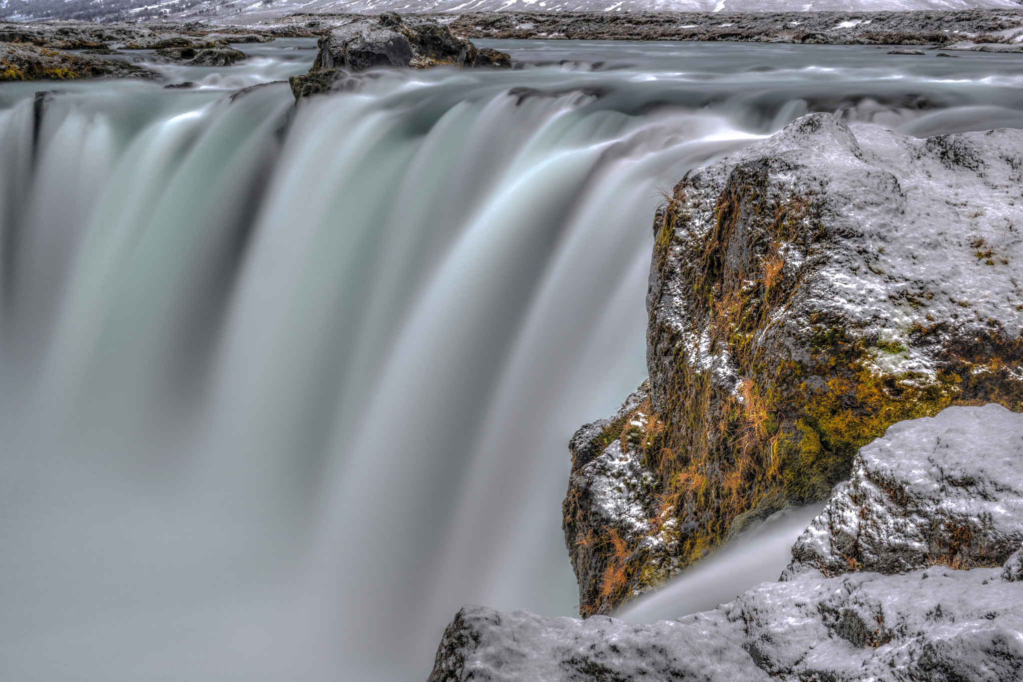 Nikon AF-S Nikkor 70-200mm F4G ED VR sample photo. The flowing godafoss falls photography