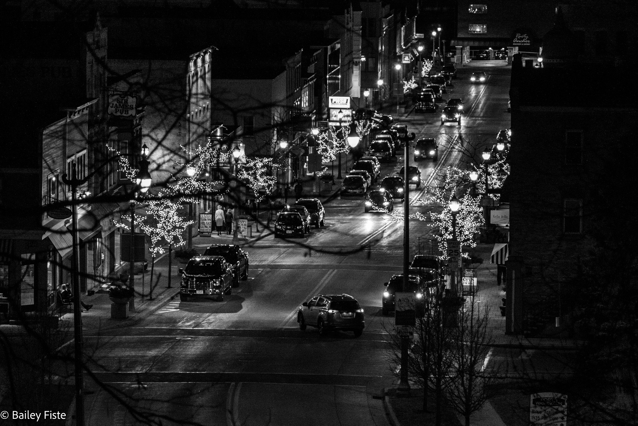 Canon EOS 600D (Rebel EOS T3i / EOS Kiss X5) sample photo. Night street photography