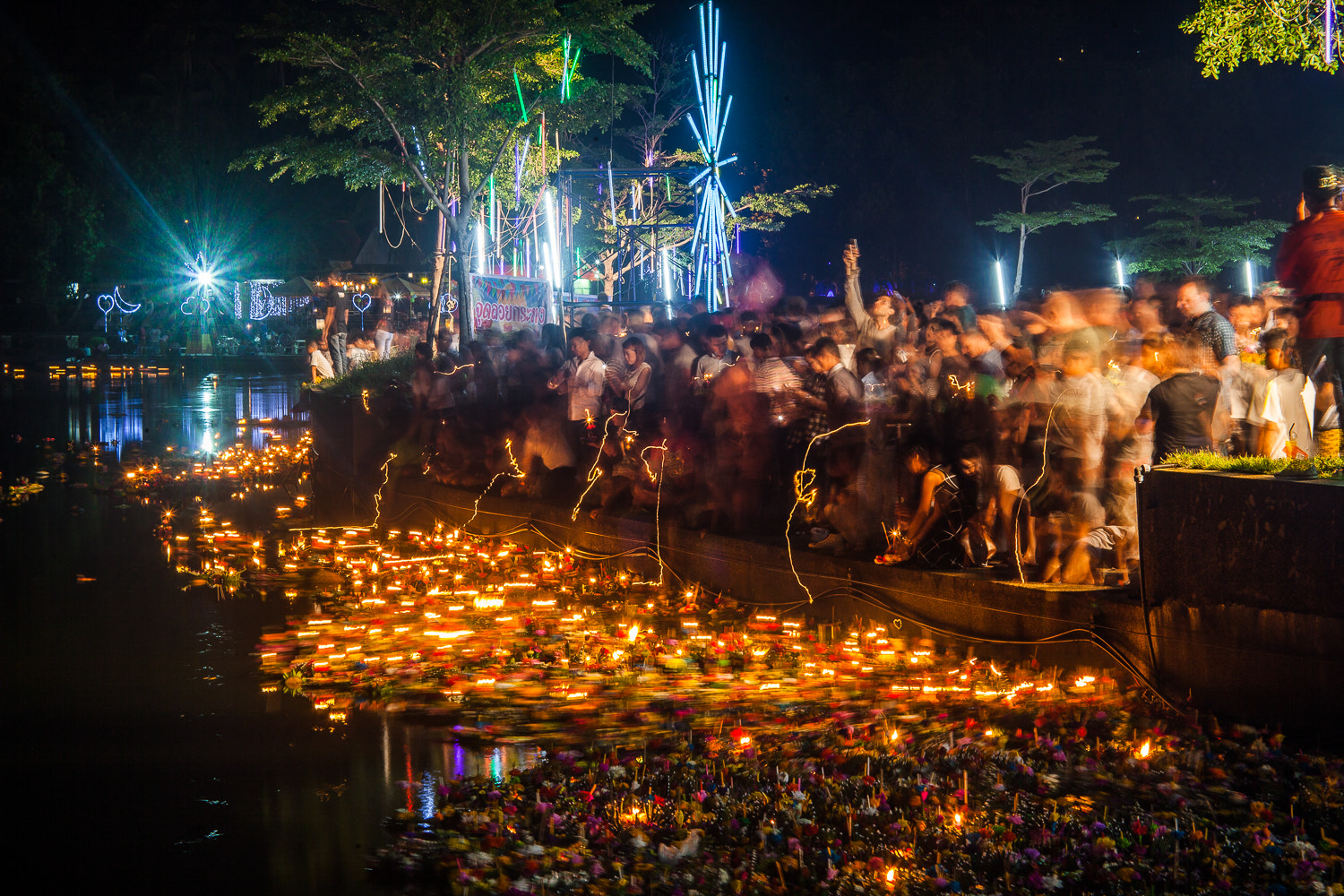 Canon EOS 5D Mark II sample photo. Loi krathong / new year / thailand photography