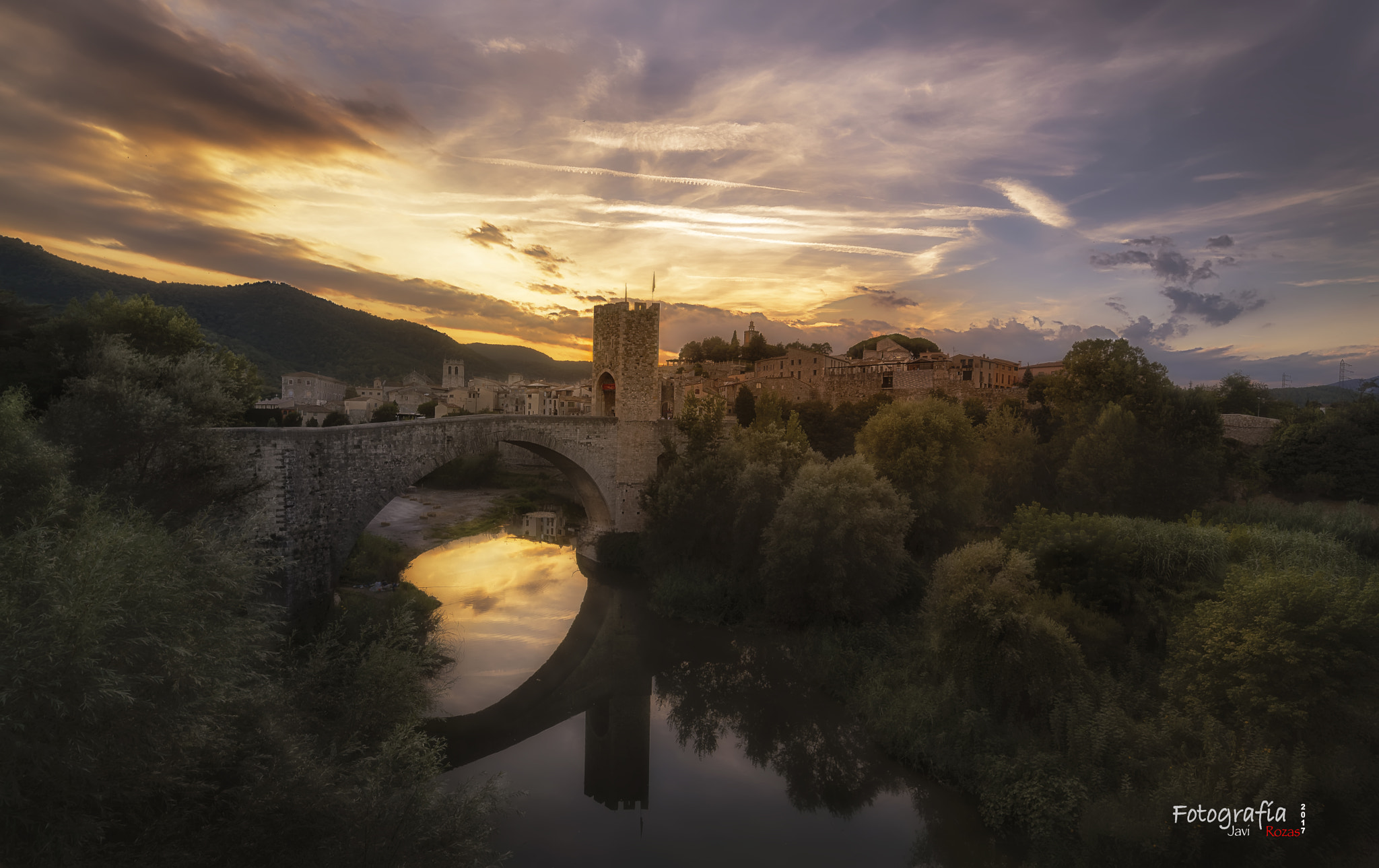 Samyang 14mm F2.8 ED AS IF UMC sample photo. Besalu photography