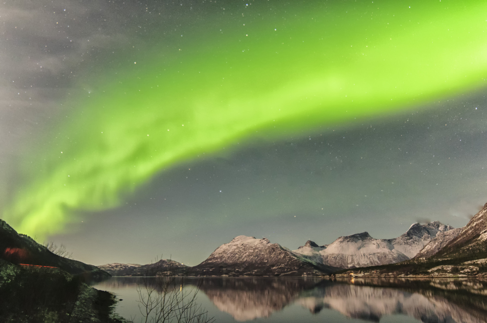 Samyang 14mm F2.8 ED AS IF UMC sample photo. Fjord northern light photography