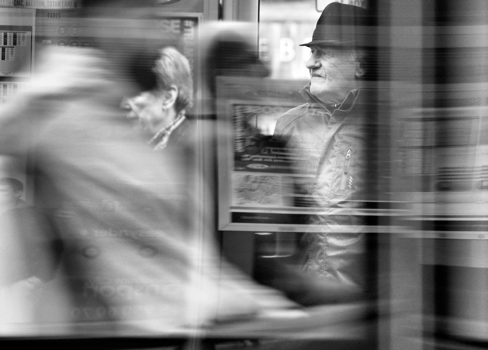 Olympus PEN E-PL7 sample photo. Tram incoming photography