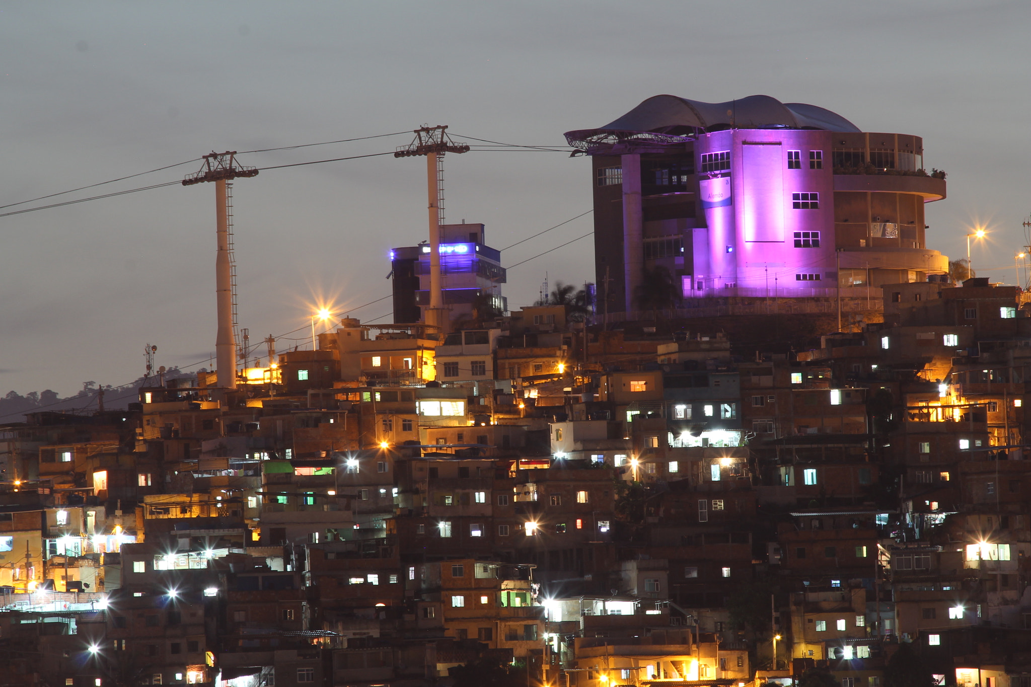 Canon EF 70-300mm F4-5.6 IS USM sample photo. Complexo do alemão photography