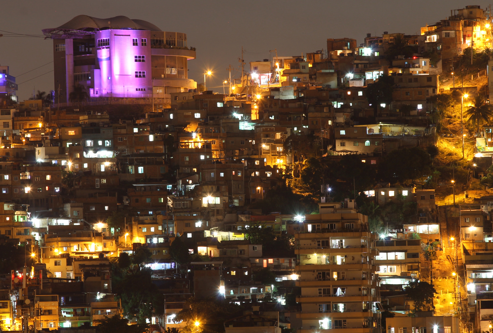 Canon EF 70-300mm F4-5.6 IS USM sample photo. Complexo do alemão photography