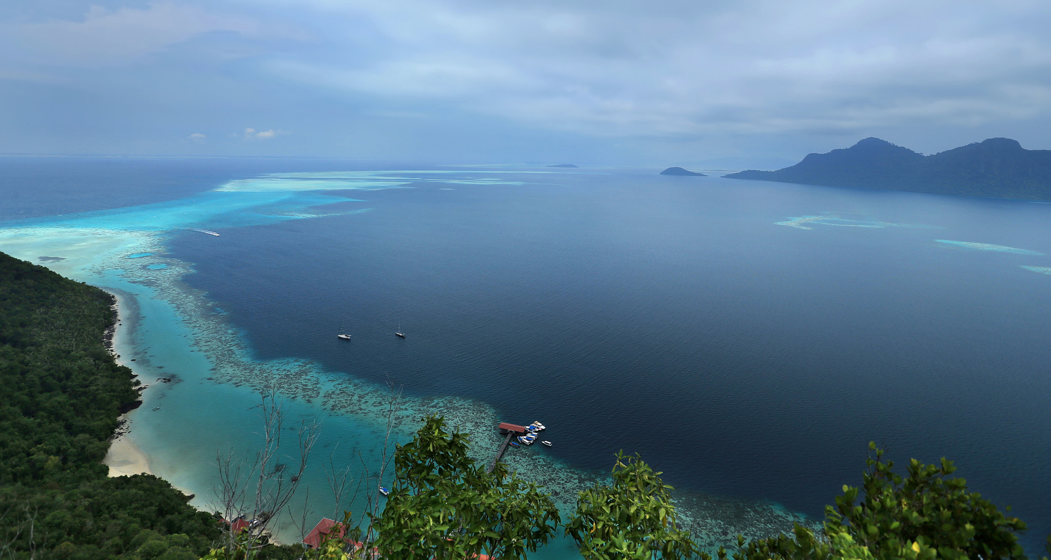 Canon EF 16-35mm F2.8L II USM sample photo. Tun sakaran marine park photography