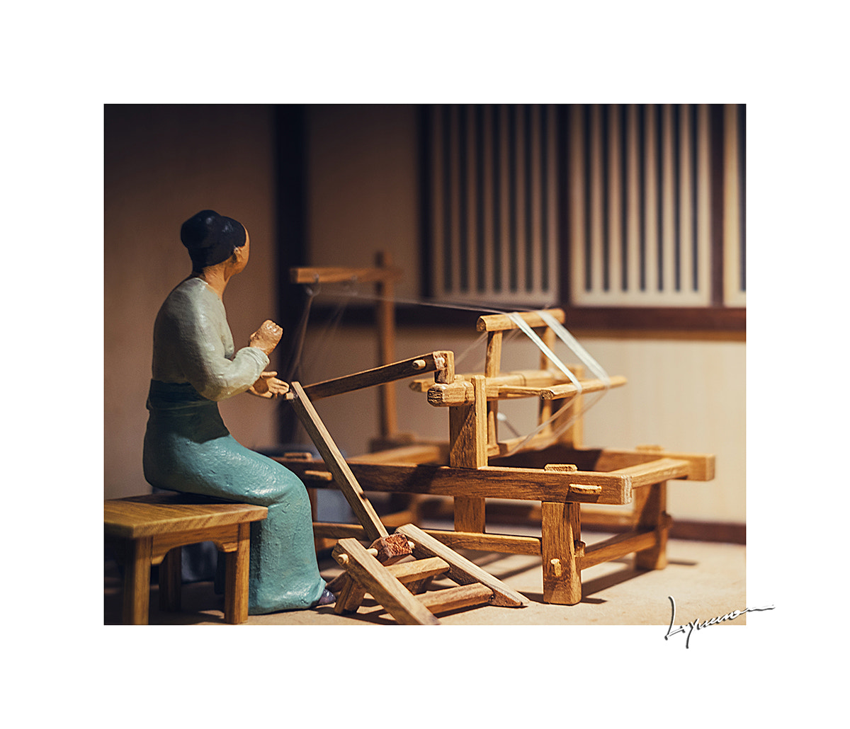 Fujifilm X-E2 + Fujifilm XF 35mm F1.4 R sample photo. Textile photography