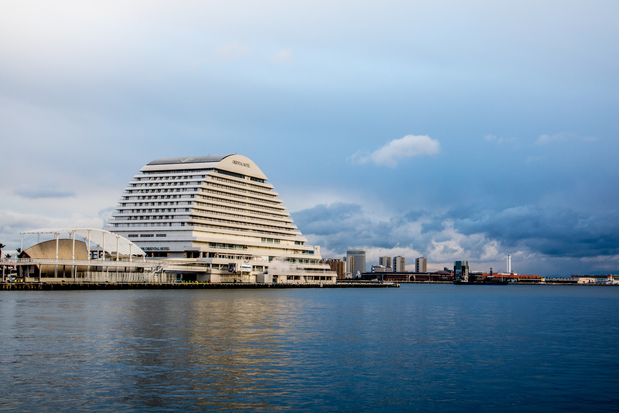 Canon EOS M3 sample photo. Meriken park oriental hotel in kobe photography
