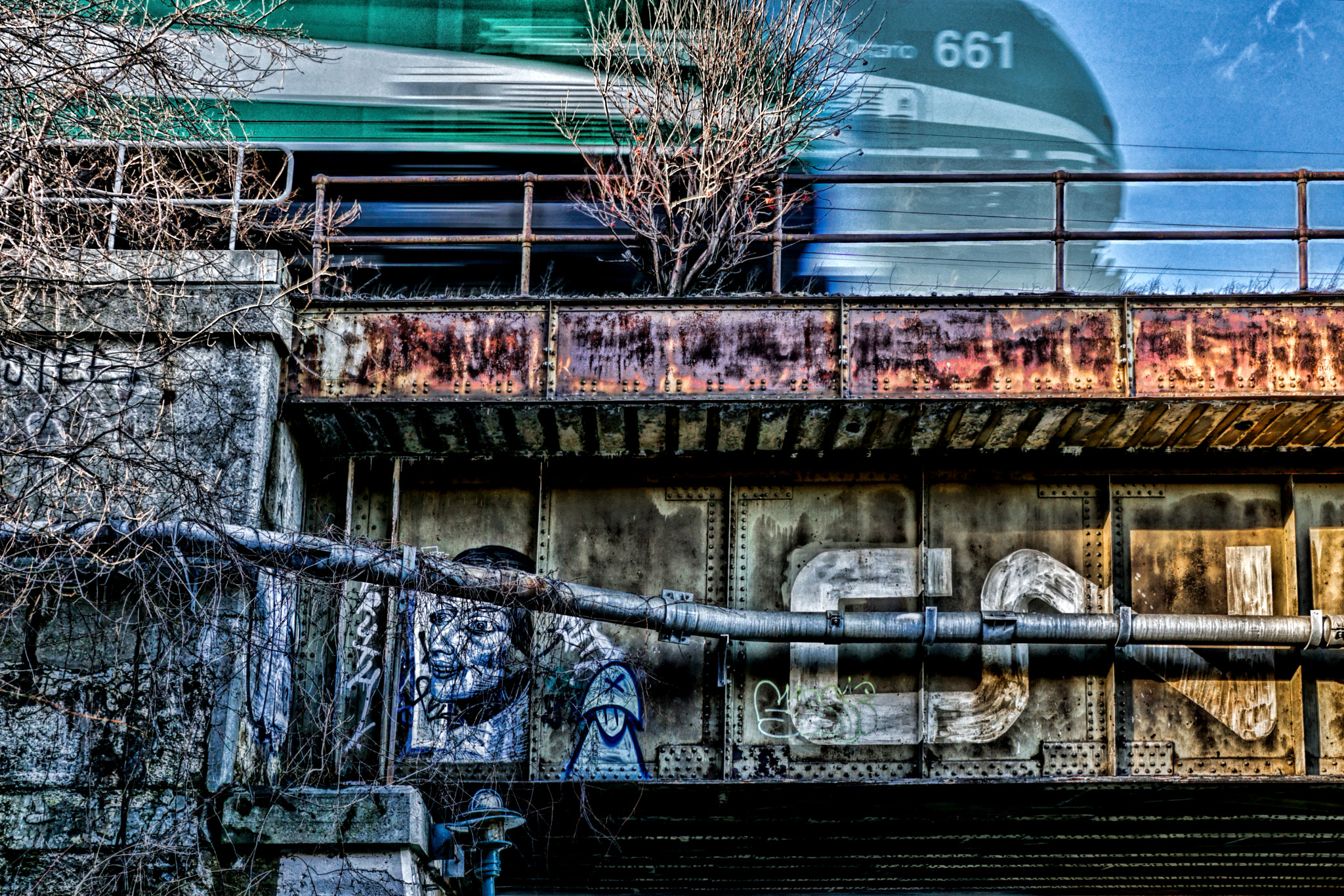Sony DT 18-135mm F3.5-5.6 SAM sample photo. Bridgehumber at lakeshore photography