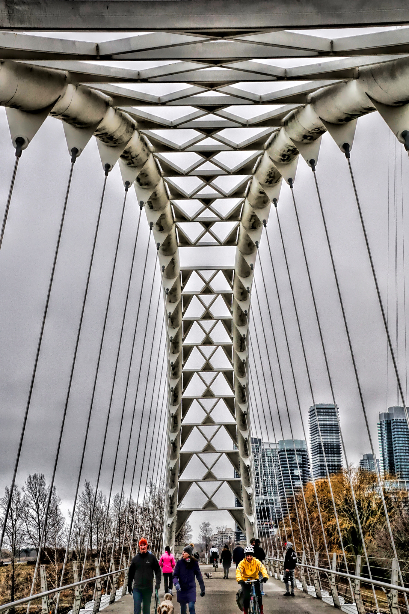 Sony DT 18-135mm F3.5-5.6 SAM sample photo. Bridgehumber arch bridge at lakeshore photography