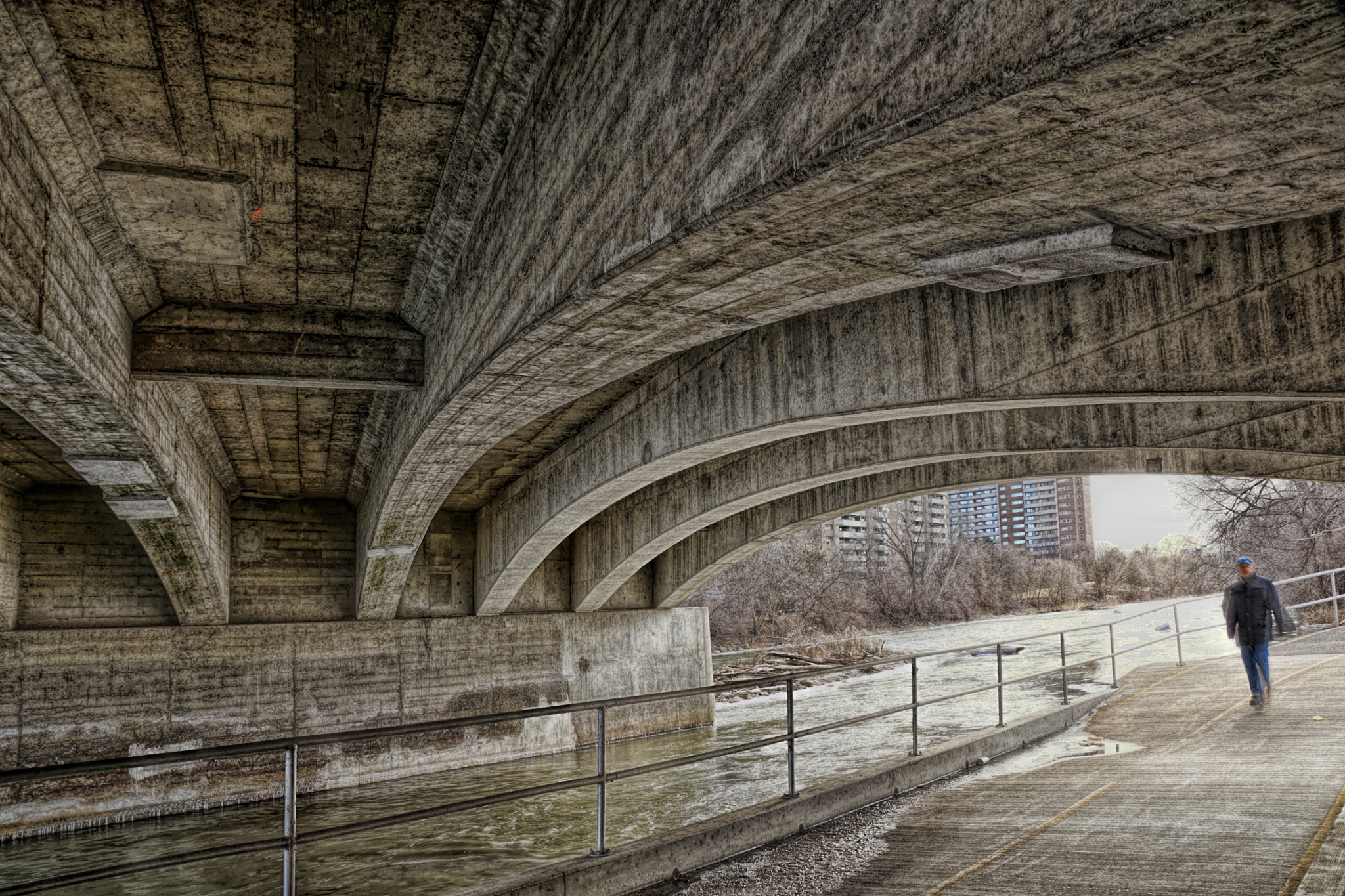 Sony DT 18-135mm F3.5-5.6 SAM sample photo. Bridgehumber at scarlett photography