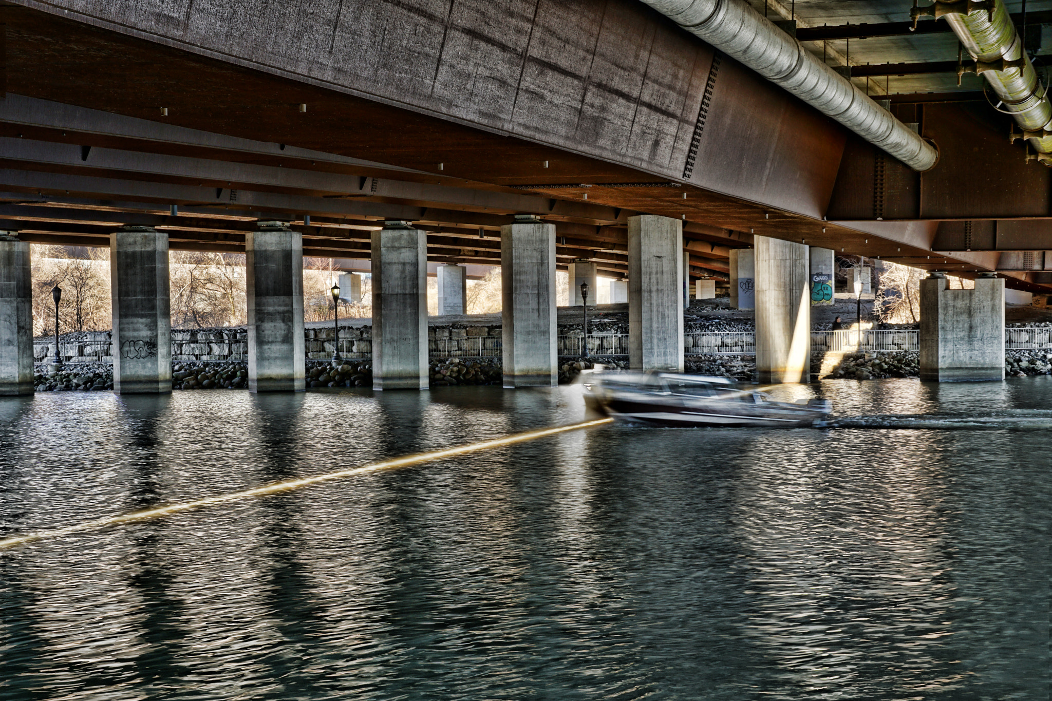 Sony DT 18-135mm F3.5-5.6 SAM sample photo. Bridgehumber at lakeshore photography